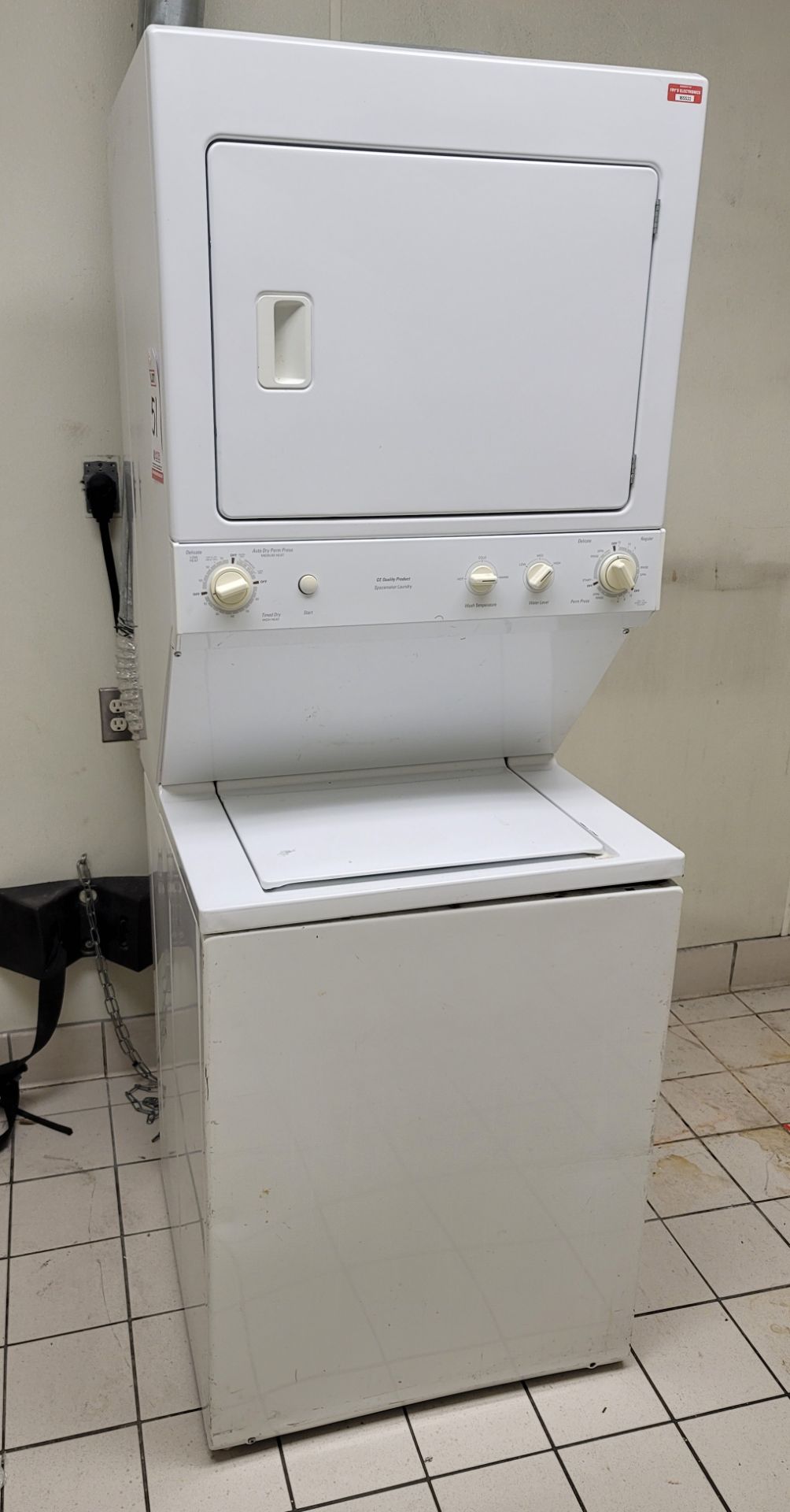 GE STACKABLE WASHER/DRYER COMBO - Image 2 of 2