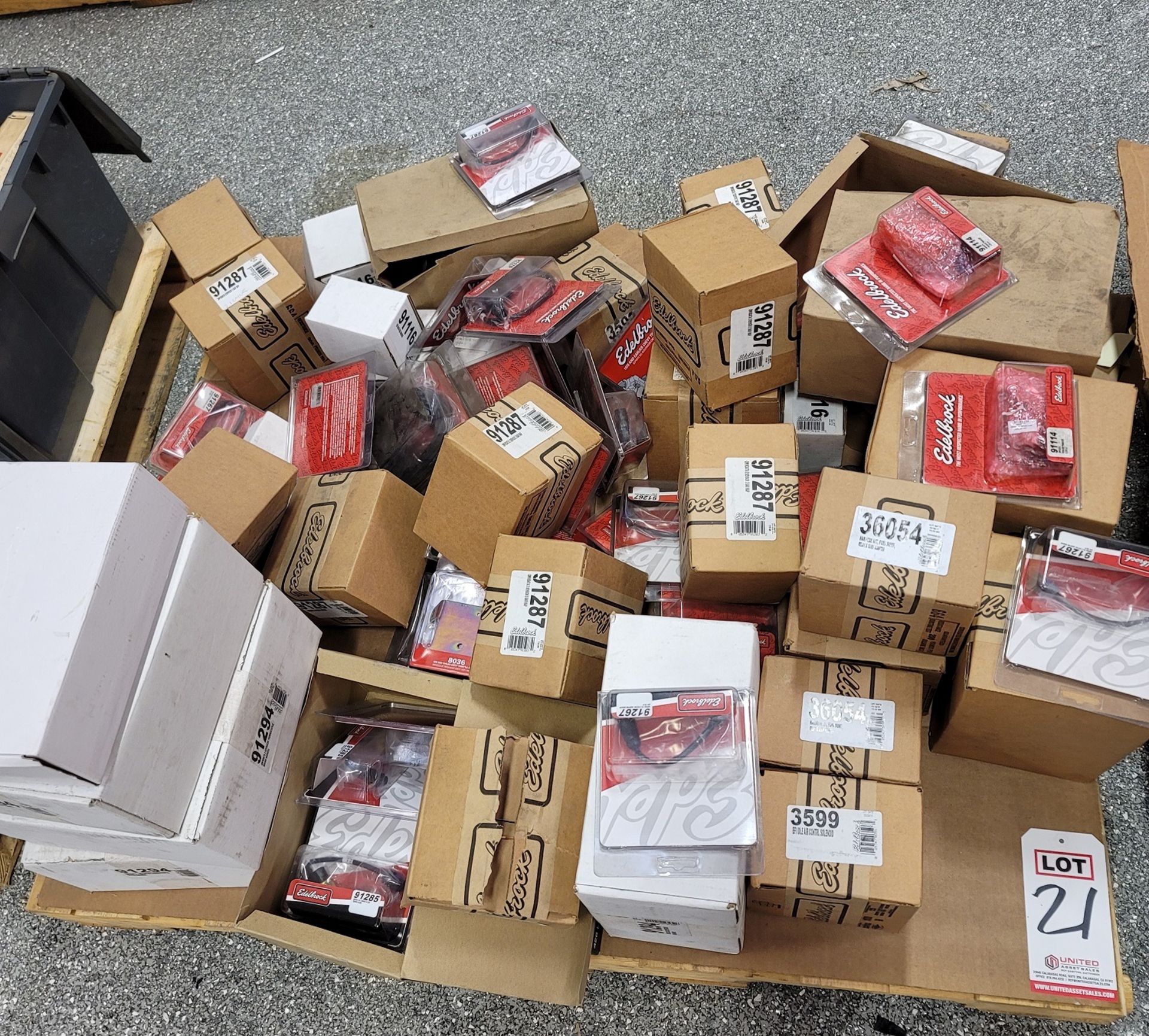 LOT - EDELBROCK PARTS PACKAGED FOR SALE