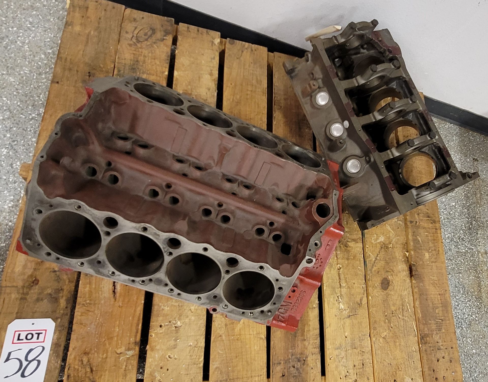 LOT - FORD 302 BLOCK AND GM BLOCK