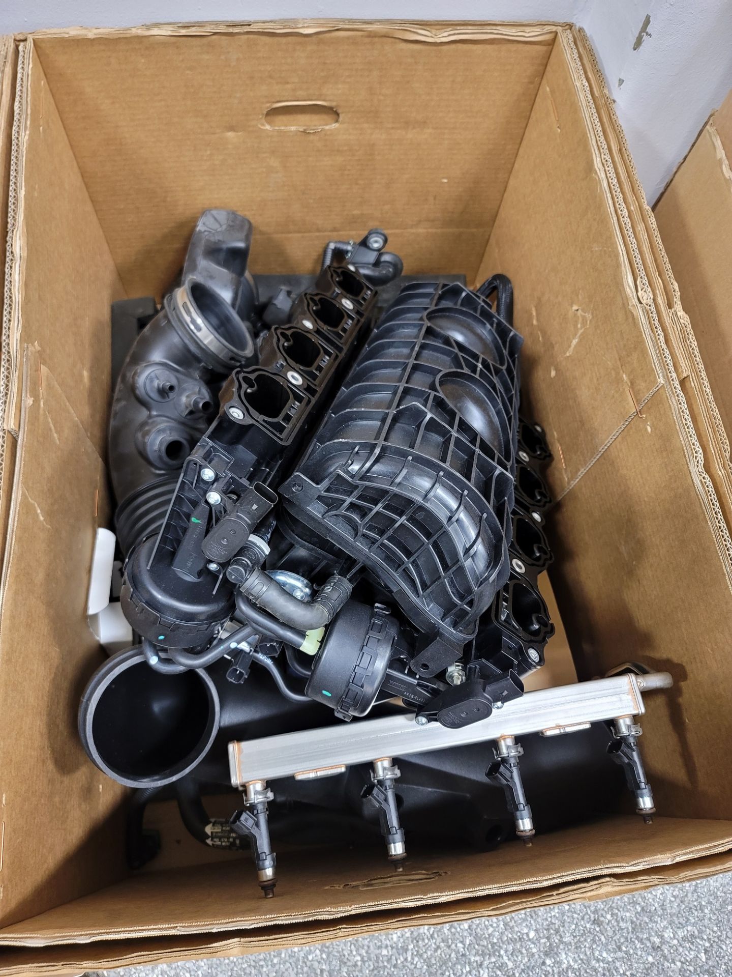 LOT - BOX OF 2015 MUSTANG STOCK PARTS