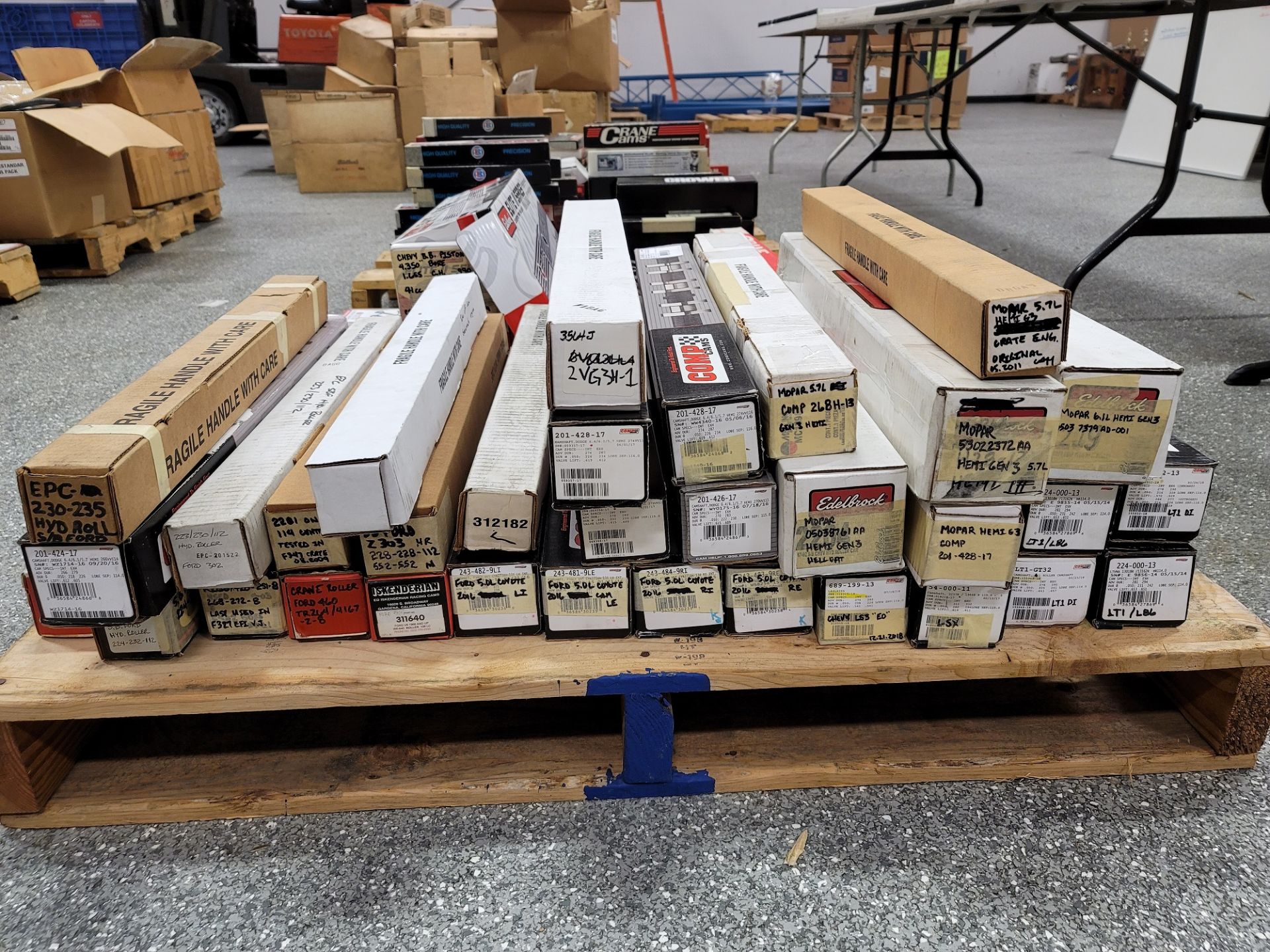 LOT - PALLET OF MISC CAMS - Bild 2 aus 2