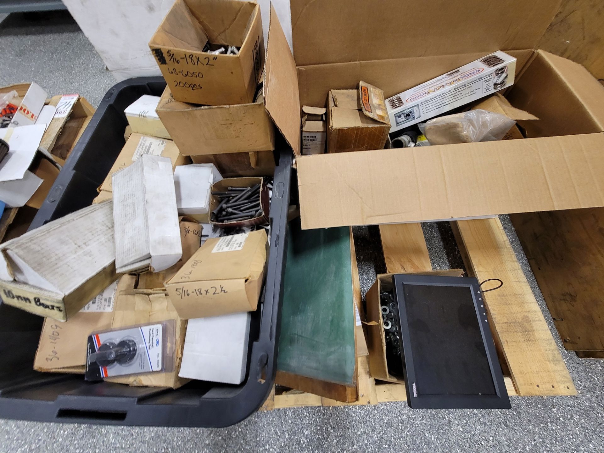 LOT - PALLET OF MISC PARTS: RADIATOR HOSES, BOLTS, ETC. - Image 2 of 2