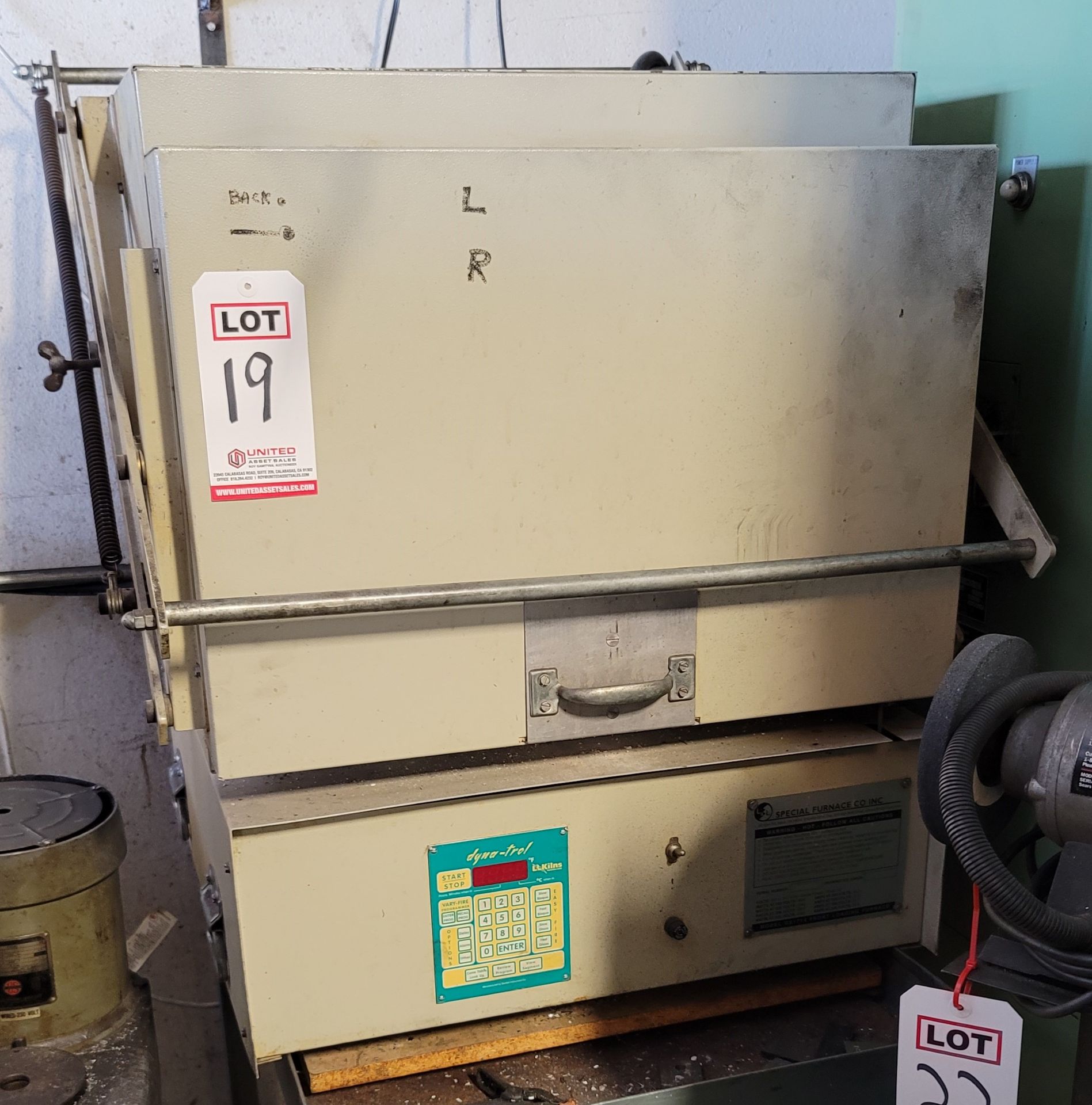 L&L FRONT LOADING FURNACE, MODEL GS1714