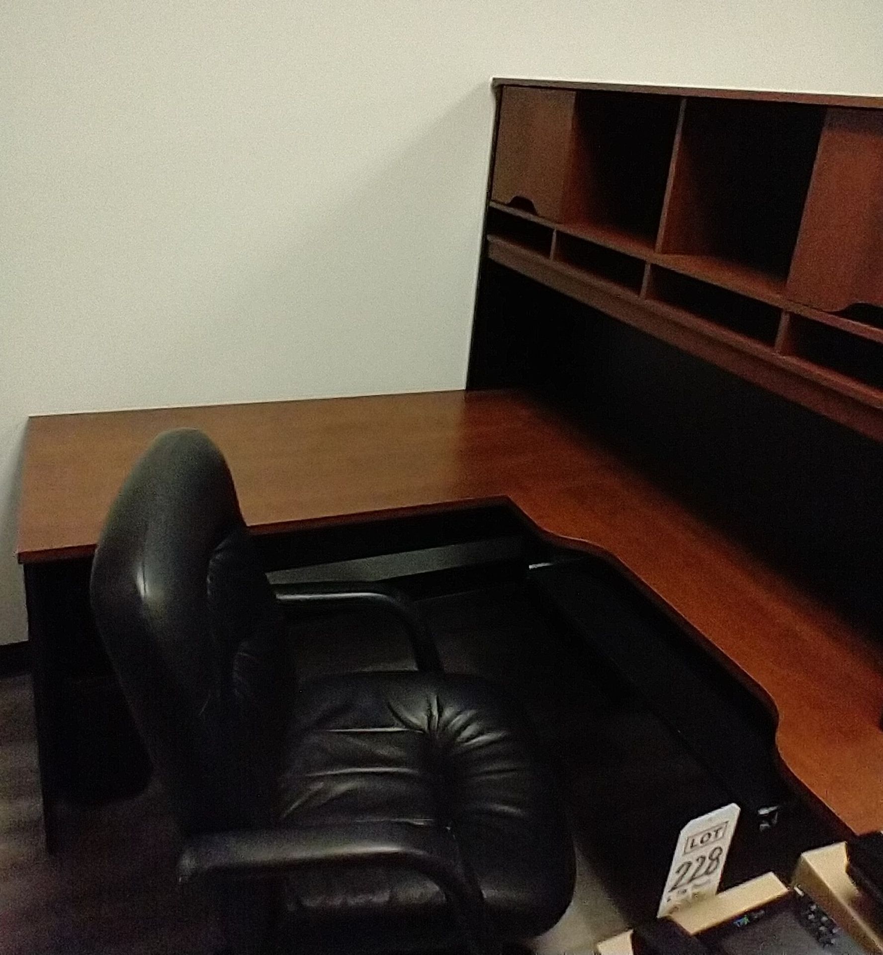 LOT - CHERRYWOOD DESK W/ HUTCH AND EXEC CHAIR (LOCATION: ORANGE, CA) - Image 3 of 3