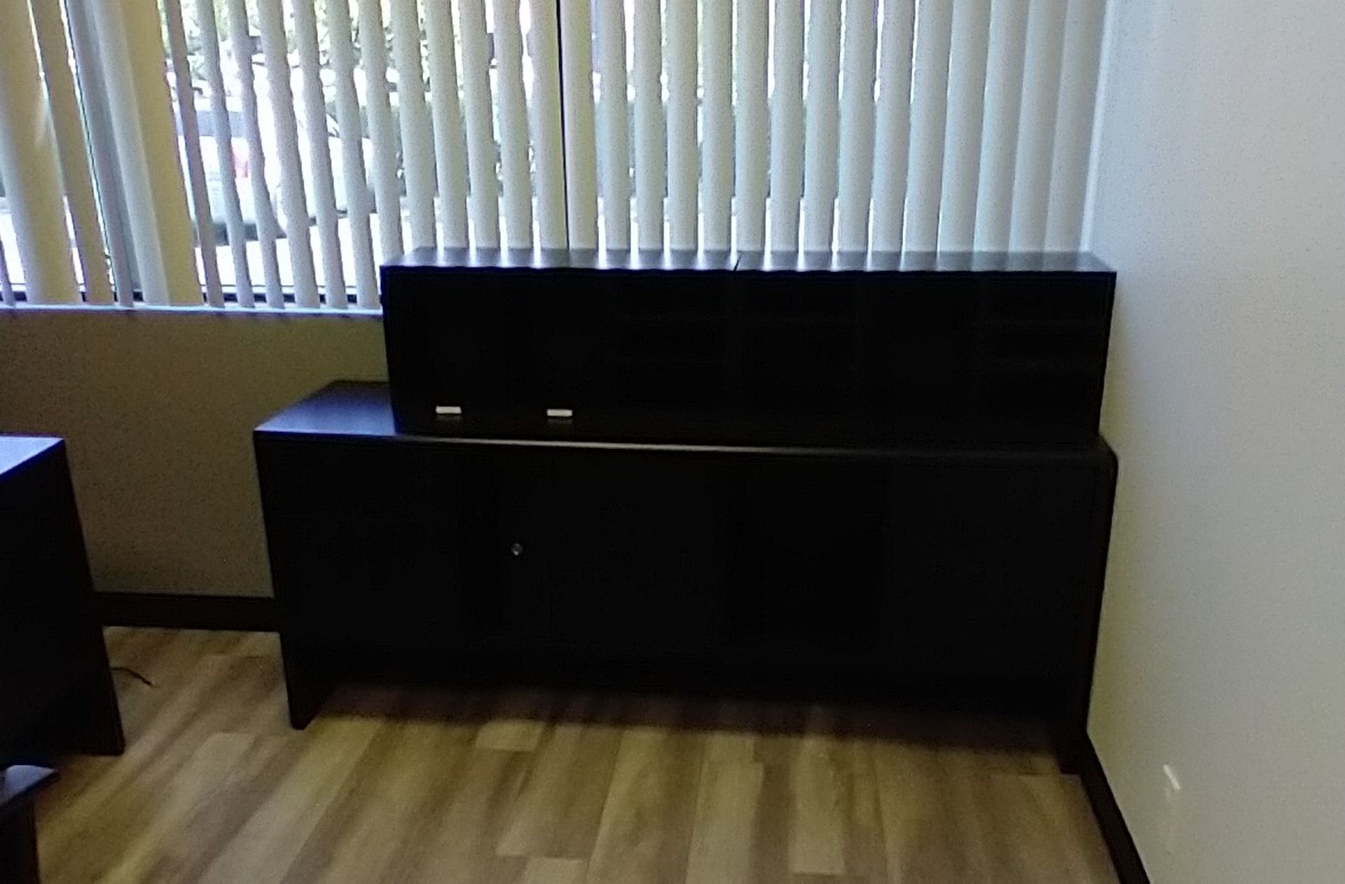 LOT - DESK, CREDENZA AND EXEC CHAIR (LOCATION: ORANGE, CA) - Image 3 of 3