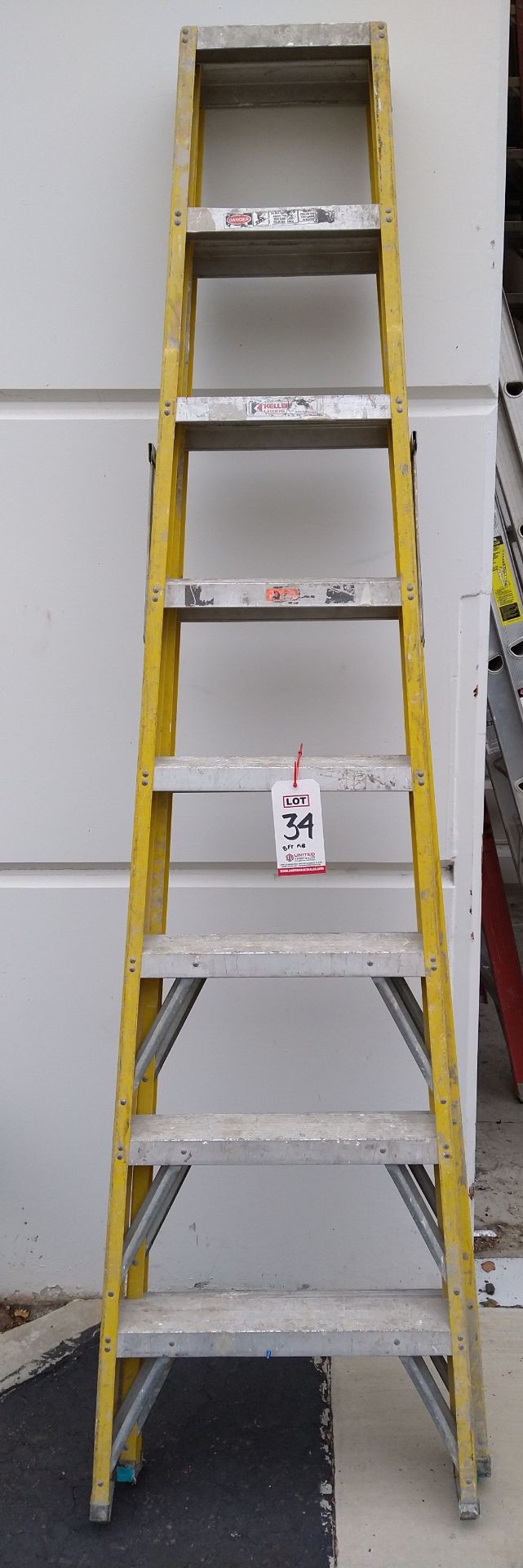 KELLER 8' FIBERGLASS LADDER, YELLOW (LOCATION: ORANGE, CA)