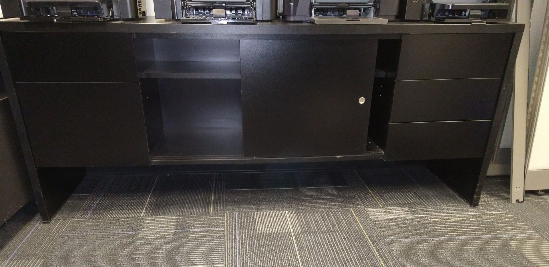 LOT - BLACK DESK W/ RETURN, CREDENZA AND CHAIR (LOCATION: ORANGE, CA) - Image 2 of 2