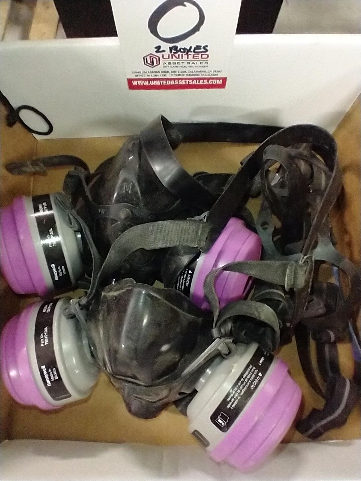 LOT - (2) HONEYWELL 7700 SERIES HALF MASK RESPIRATORS, W/ FILTERS (LOCATION: ORANGE, CA)