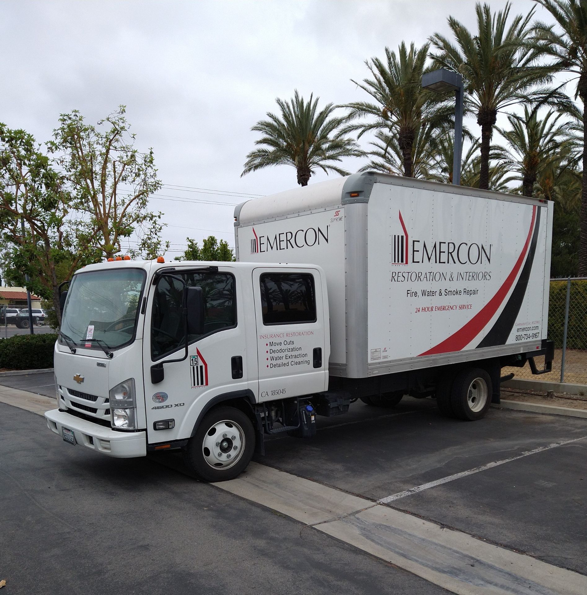 2017 CHEVROLET MODEL 4500XD, 5.2 LITER DIESEL ENGINE, 4-CYLINDER, 14' BOX, ROLL UP DOOR, WALTCO