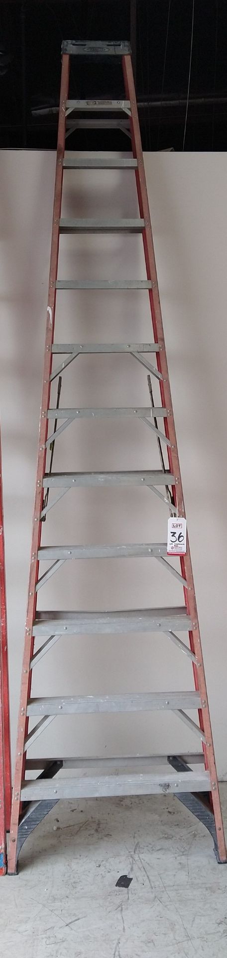 WERNER 12' FIBERGLASS LADDER, RED (LOCATION: ORANGE, CA)