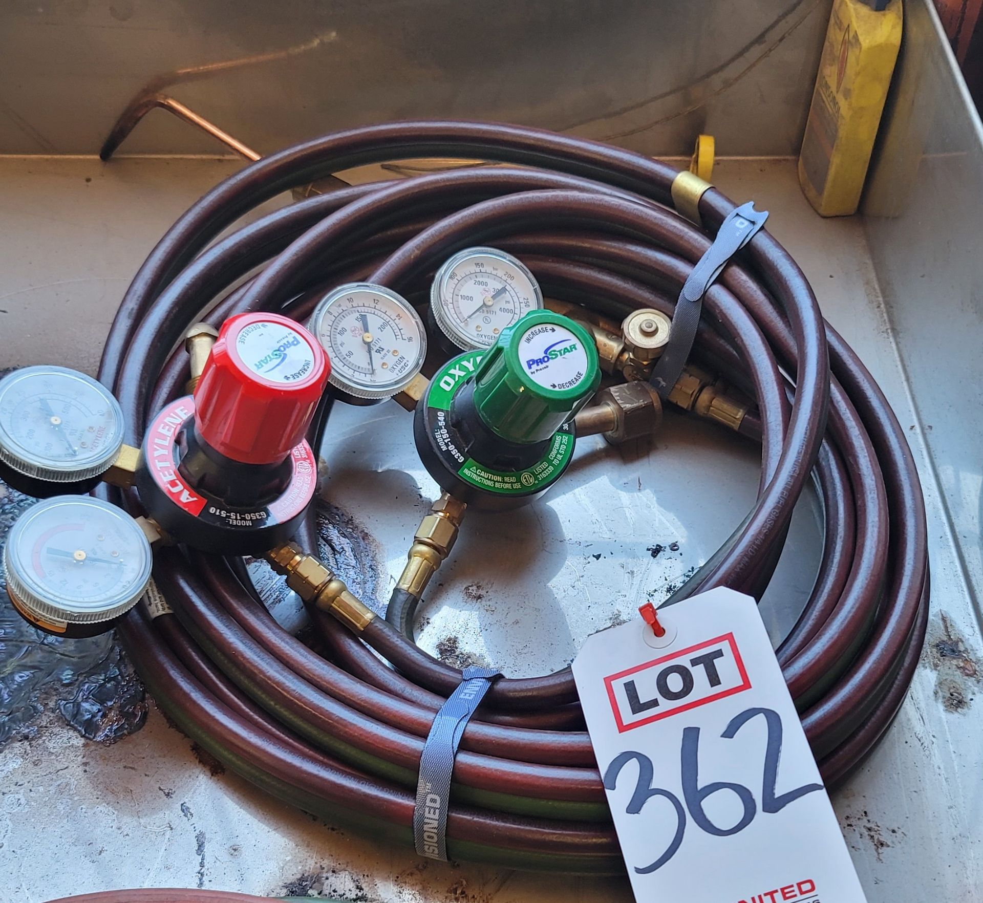 LOT - OXY-ACETYLENE CUTTING TORCH, REGULATORS, HOSES