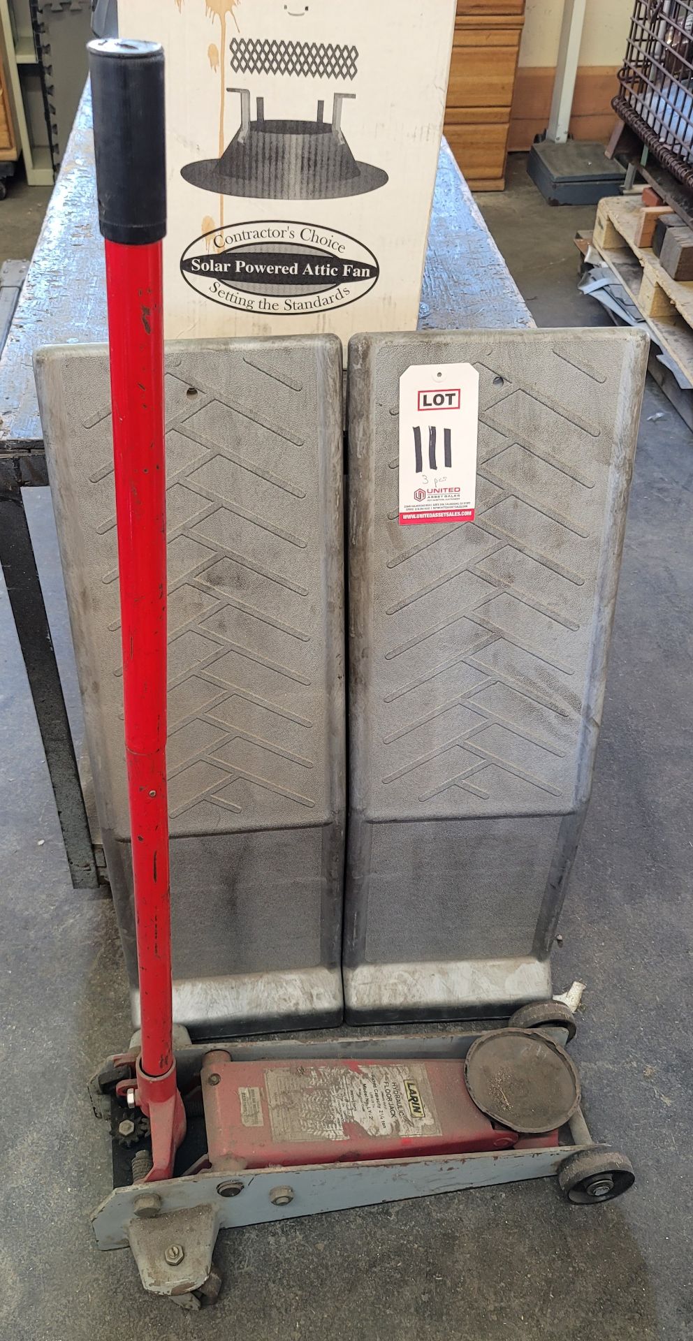 LOT - CAR RAMP SET AND 2-1/4-TON FLOOR JACK