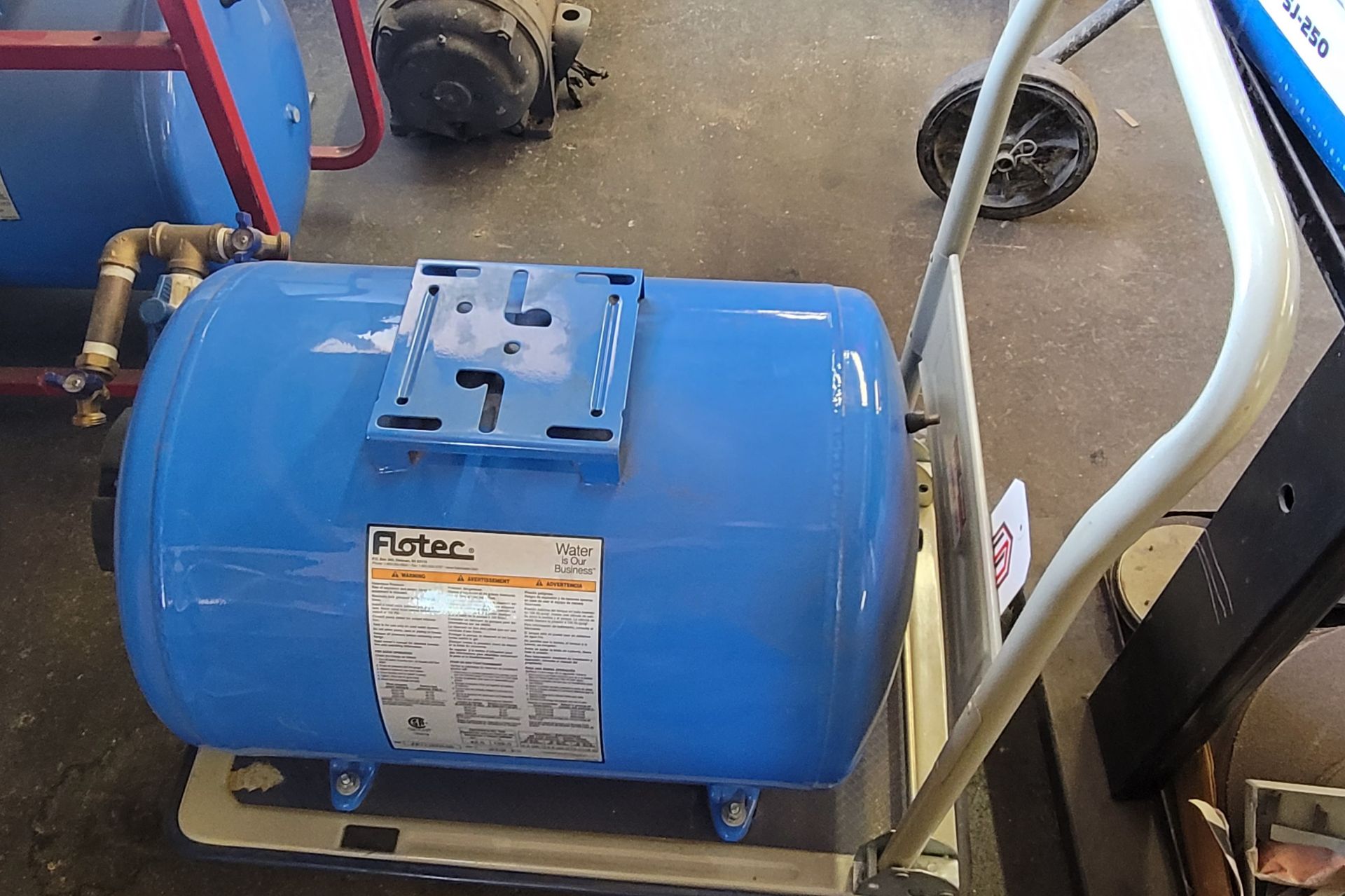 FLOTEC 42-GALLON PRESSURE TANK MOUNTED TO DOLLY, MODEL FP7110TH-09 - Image 2 of 2