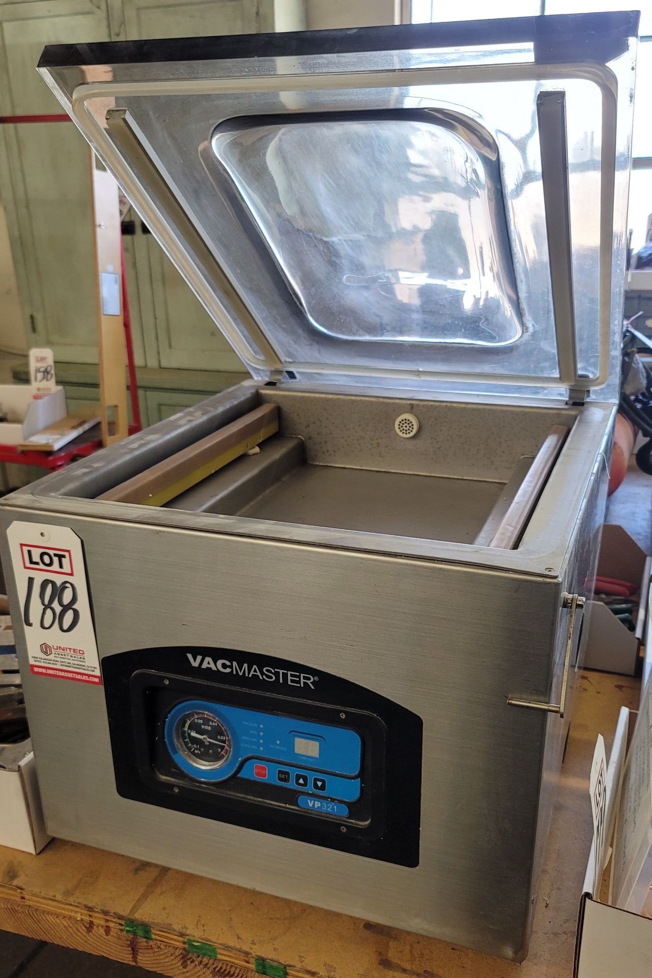 VACMASTER VP321 CHAMBER VACUUM SEALER - Image 2 of 3