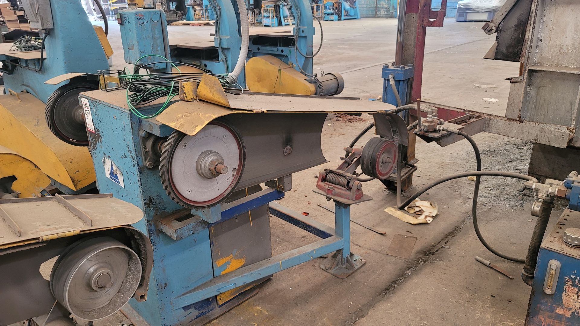 DOUBLE BELT SANDER, GRINDING WHEEL: 14" X 3" AND 14" X 1.5", BELT LONG 118" (PLM 492) - Image 2 of 2