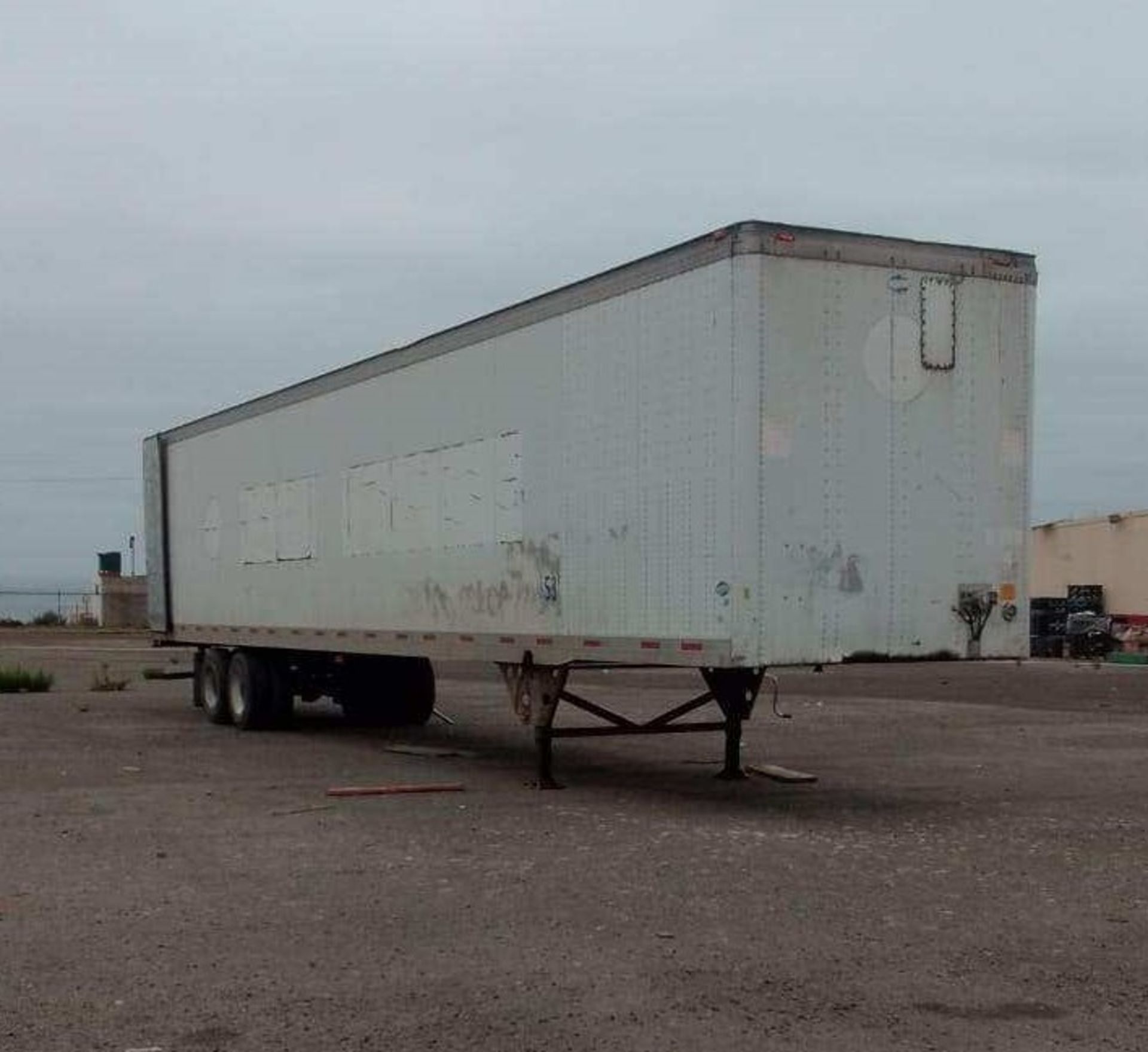 53' DRY BOX TRAILER