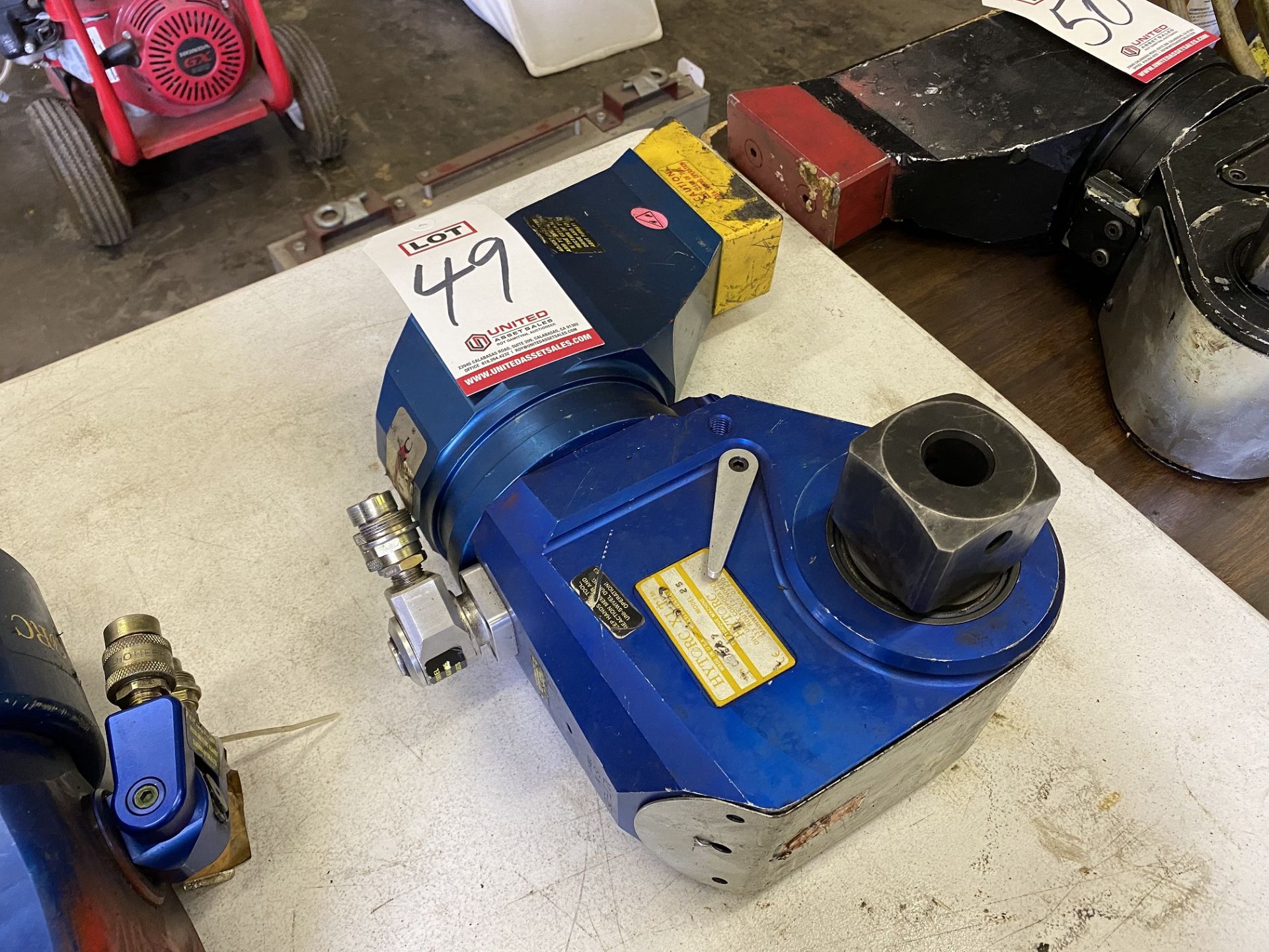 HYTORC XLT-25 2 ½" DRIVE HYDRAULIC TORQUE WRENCH (LOCATION: AS)