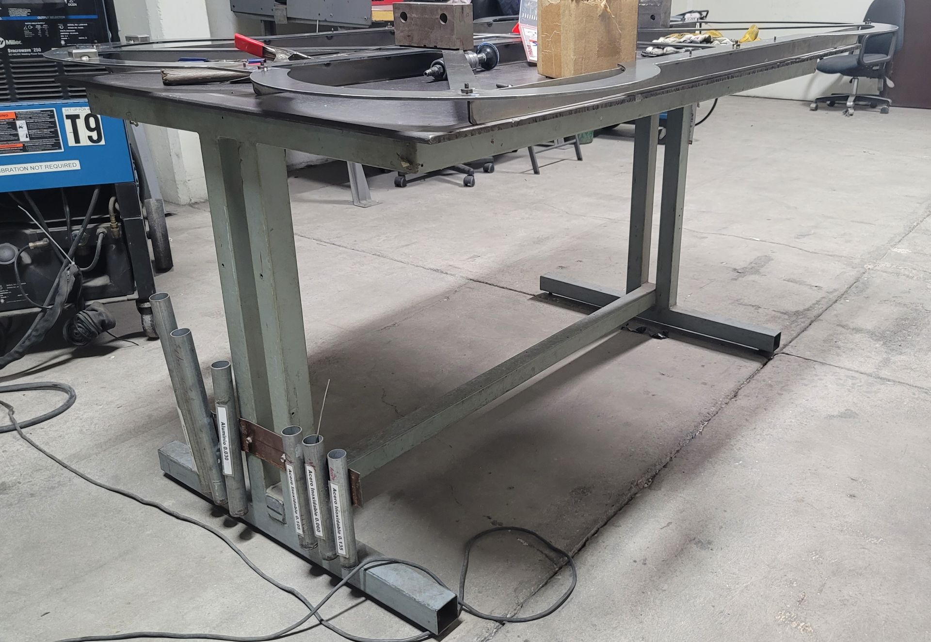 METAL WELDING TABLE, 5' X 3', CONTENTS NOT INCLUDED, **IMMEX REGISTERED EQUIPMENT (NEEDS TO RETURN - Image 2 of 2