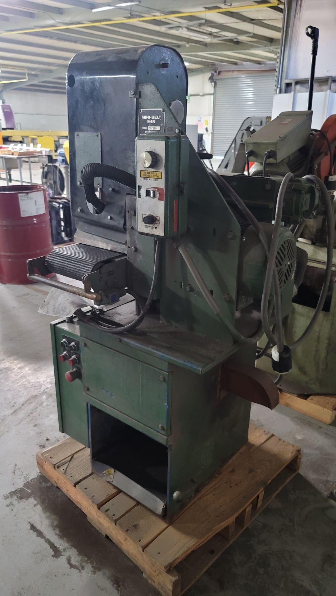 TIMESAVERS BELT GRINDER, MINI-BELT 948, 10" BELT, S/N 9786, **IMMEX REGISTERED EQUIPMENT (NEEDS TO - Image 2 of 3