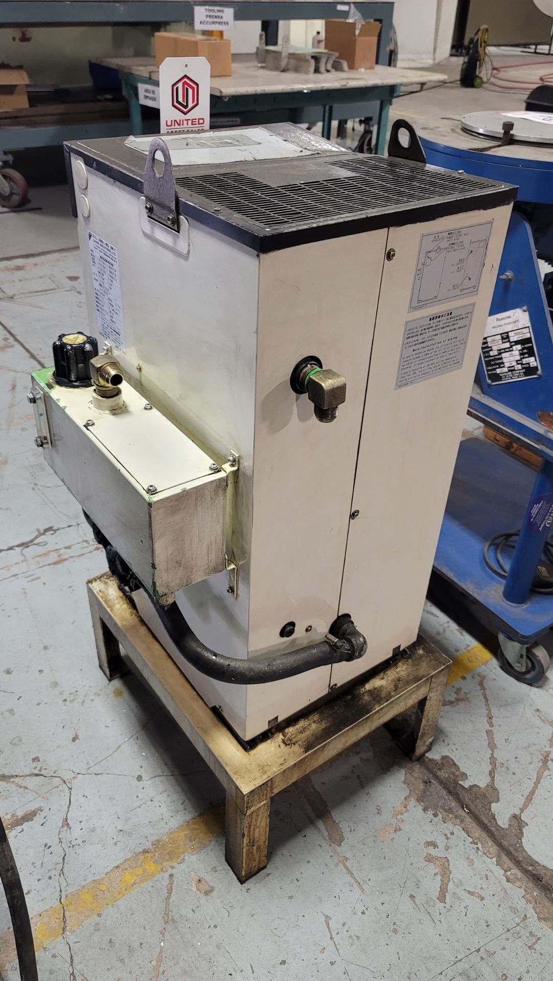 DAIKIN OIL COOLER UNIT, MODEL AKZ328-D142, **IMMEX REGISTERED EQUIPMENT (NEEDS TO RETURN TO THE - Image 2 of 3