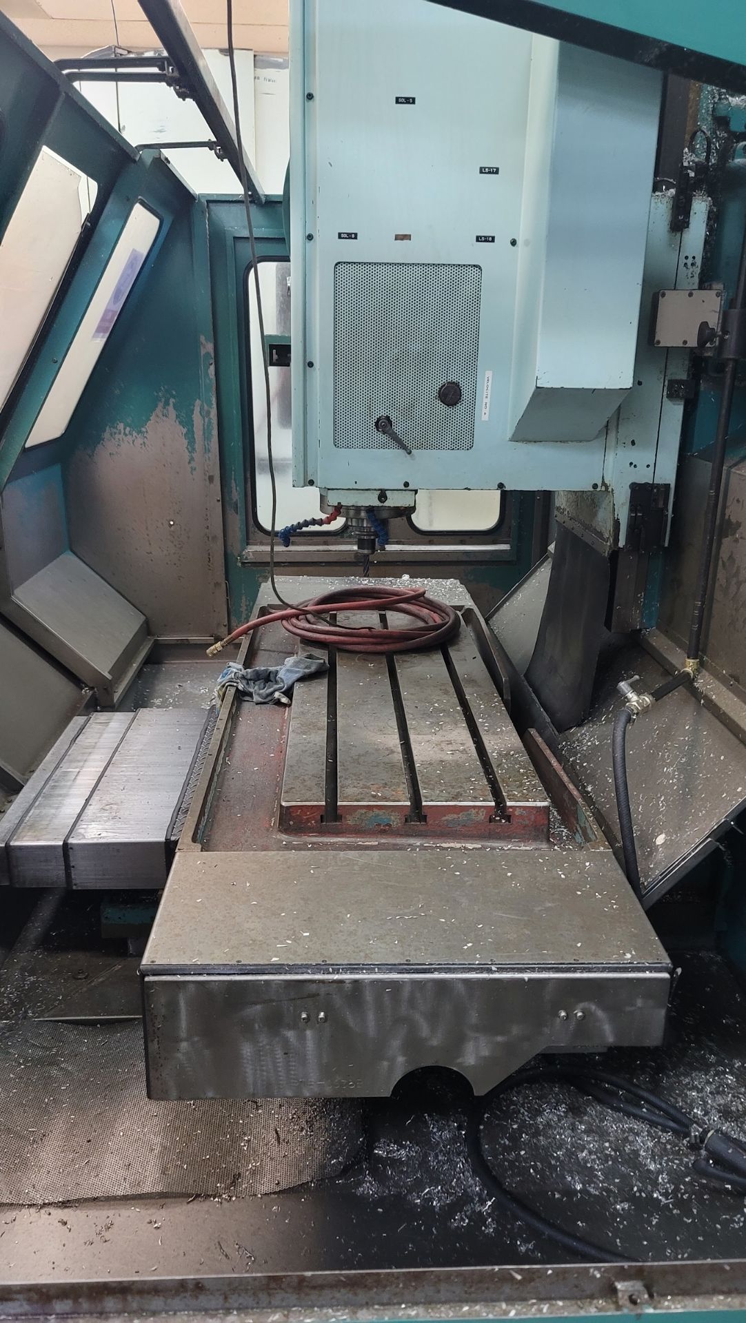 1988 MATSUURA MC-760-VX VERTICAL MACHINING CENTER, TRAVELS: 29" X 17" X 19", YASNAC MX3 CONTROL, - Image 6 of 9