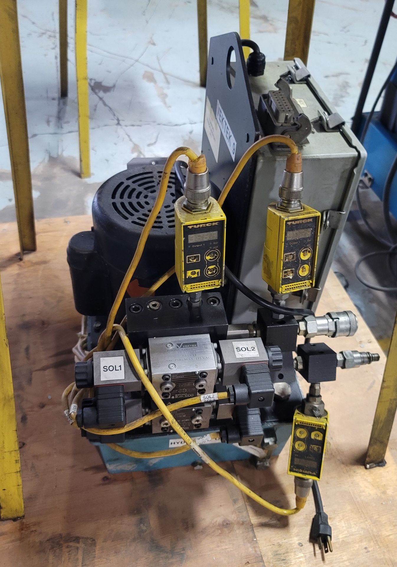 VEKTEK HYDRAULIC PUMP, W/ STAND, **IMMEX REGISTERED EQUIPMENT (NEEDS TO RETURN TO THE US) SELLER - Image 2 of 3