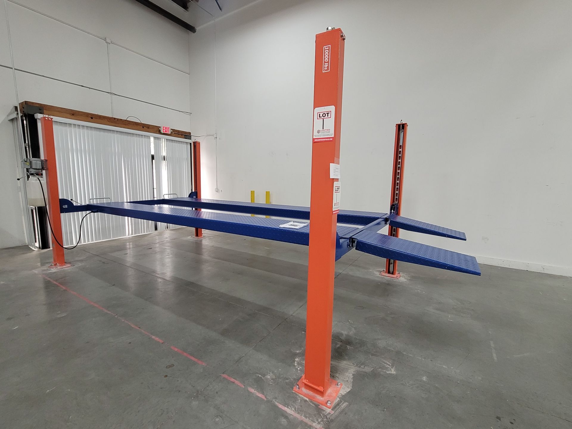 2020 EAE FOUR POST PARKING LIFT, 10,000 LB CAPACITY, MANUAL RELEASE, EAE AUTOMOTIVE EQUIPMENT CO.