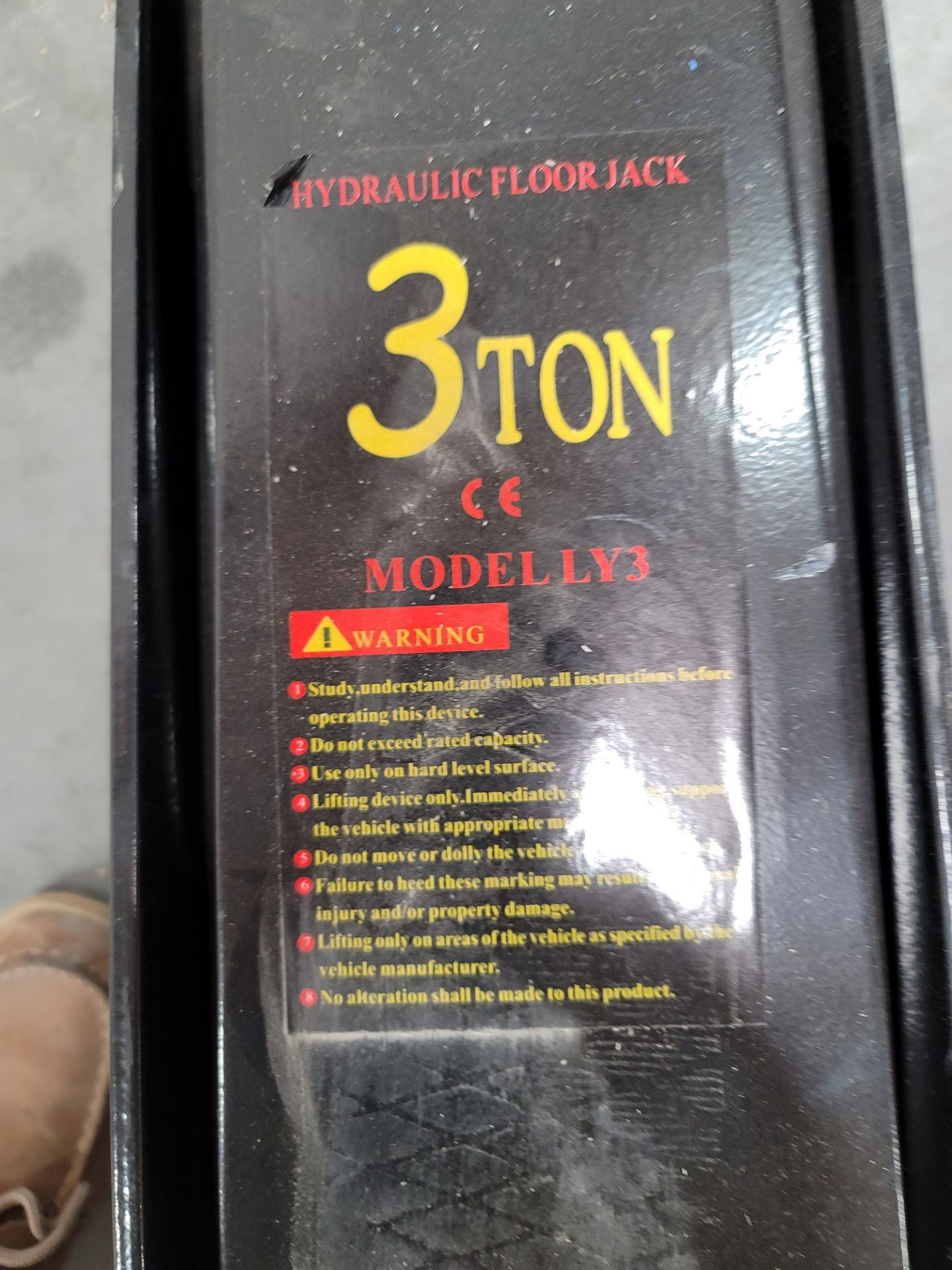 2020 3-TON HYDRAULIC FLOOR JACK, EAE AUTOMOTIVE EQUIPMENT CO. LTD. MODEL EE-FJ2000-3 - Image 2 of 3