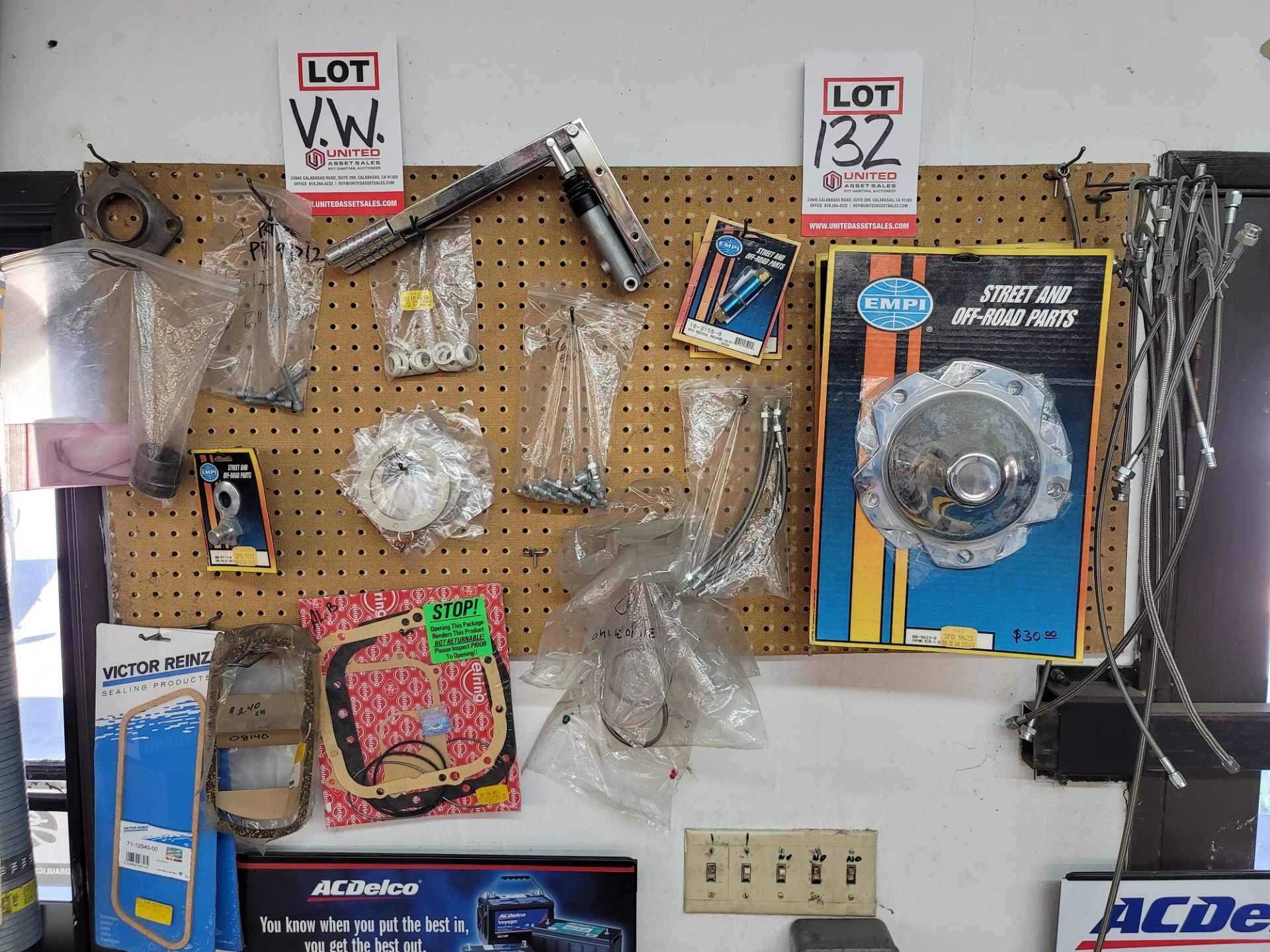 LOT - ASSORTED VOLKSWAGEN PARTS