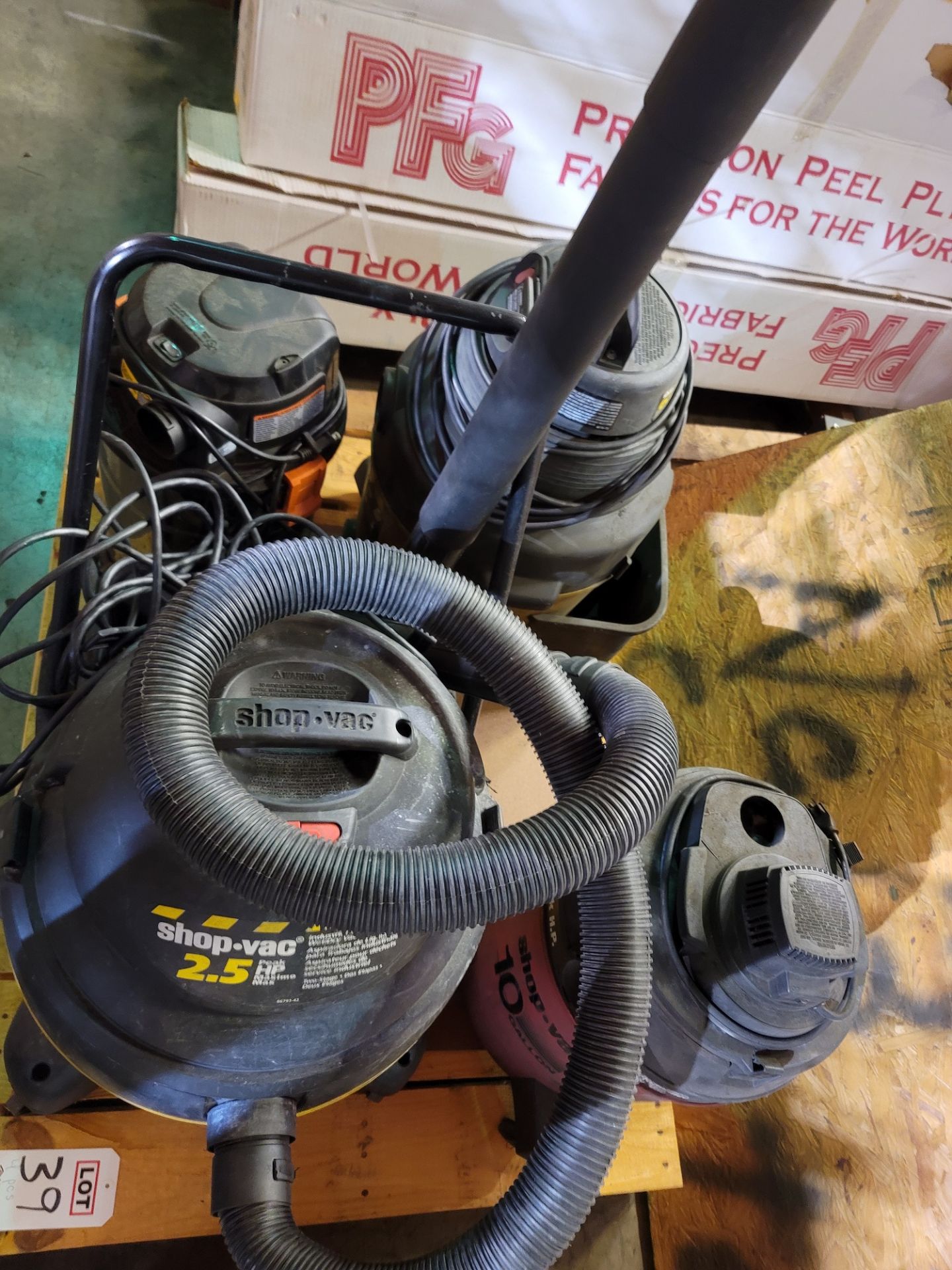 LOT - (4) WET/DRY VACUUMS (LOCATION: MAINTENANCE WH)