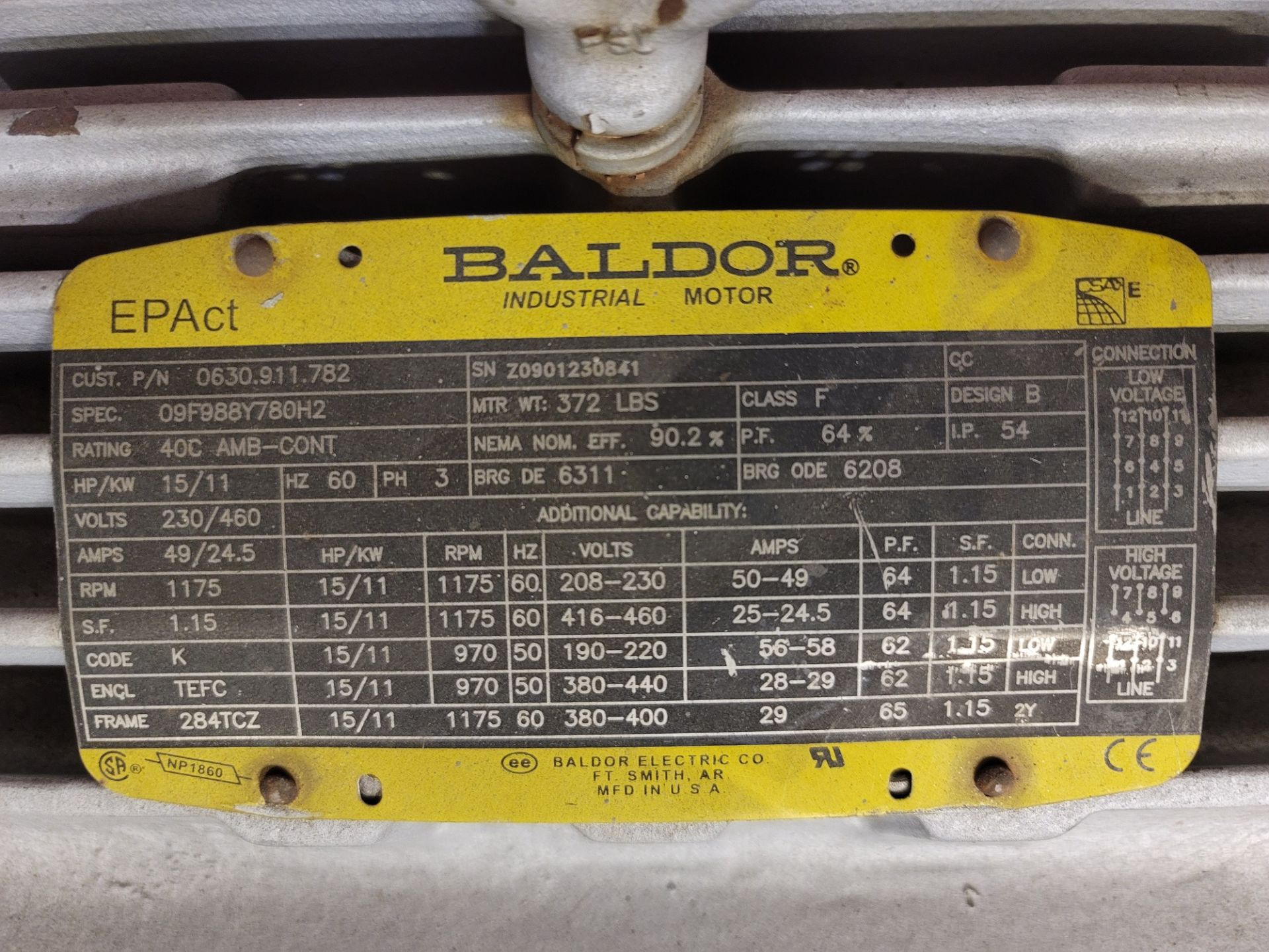 BUSCH R5 OIL LUBRICATED ROTARY VANE VACUUM PUMP, W/ 15 HP MOTOR, TYPE: RA0400.B033.1004, S/N - Image 4 of 4