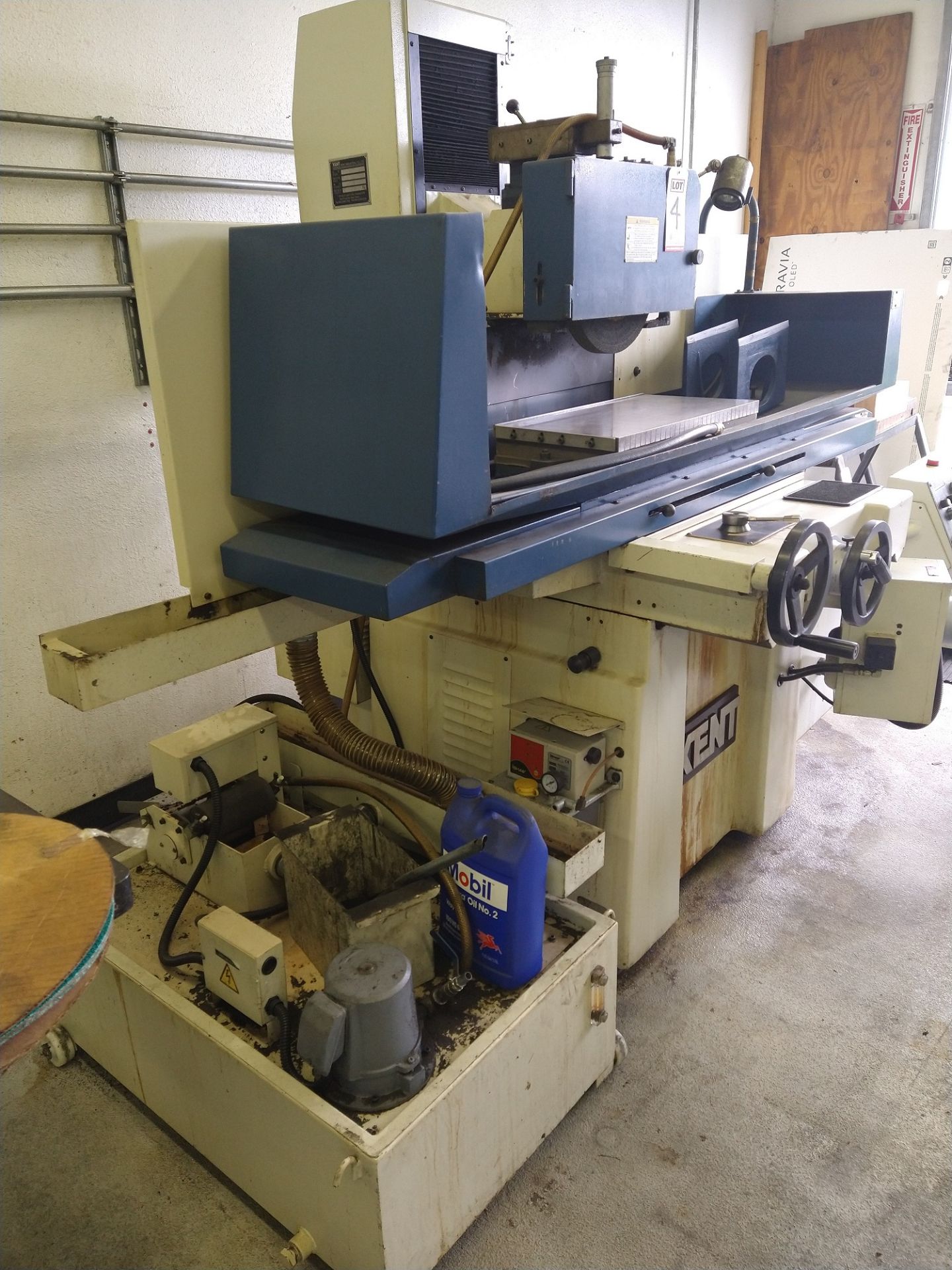 2007 KENT KGS-63AHD SURFACE GRINDER, 3 AXIS, 12" X 24" MAGNETIC CHUCK, AUTO INCREMENTAL DOWN - Image 4 of 10