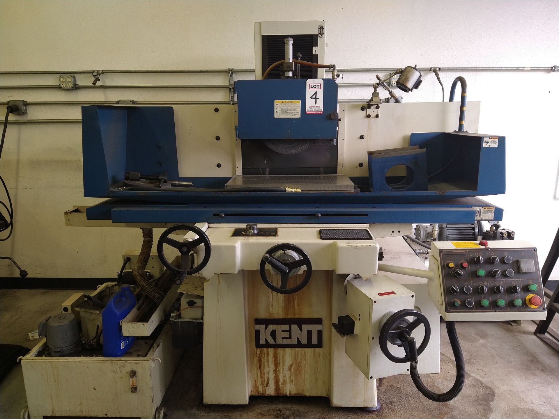 2007 KENT KGS-63AHD SURFACE GRINDER, 3 AXIS, 12" X 24" MAGNETIC CHUCK, AUTO INCREMENTAL DOWN - Image 3 of 10