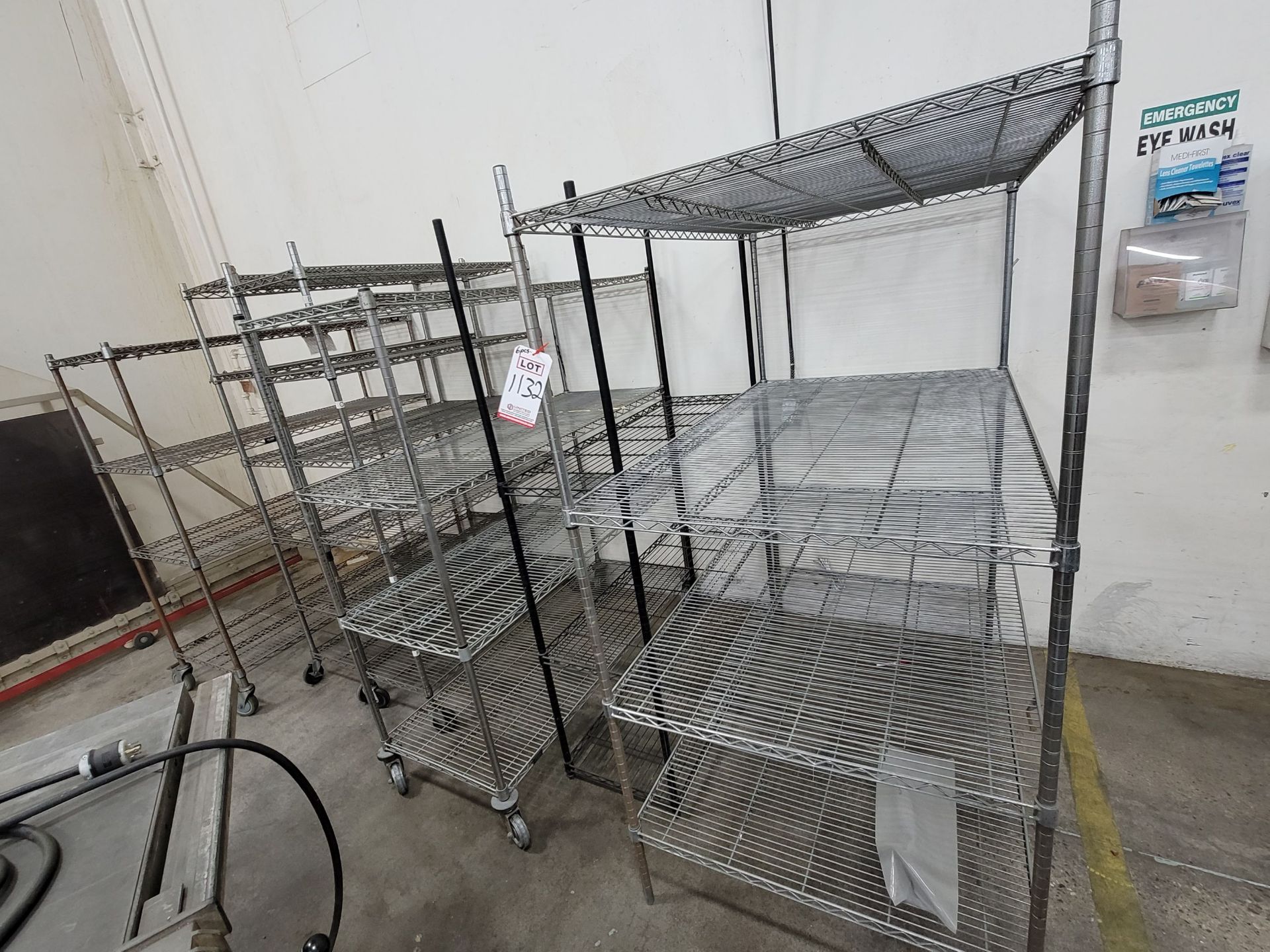 LOT - (6) MISC. WIRE RACKS, (4) OF WHICH ARE ON CASTERS, VARIOUS SIZES