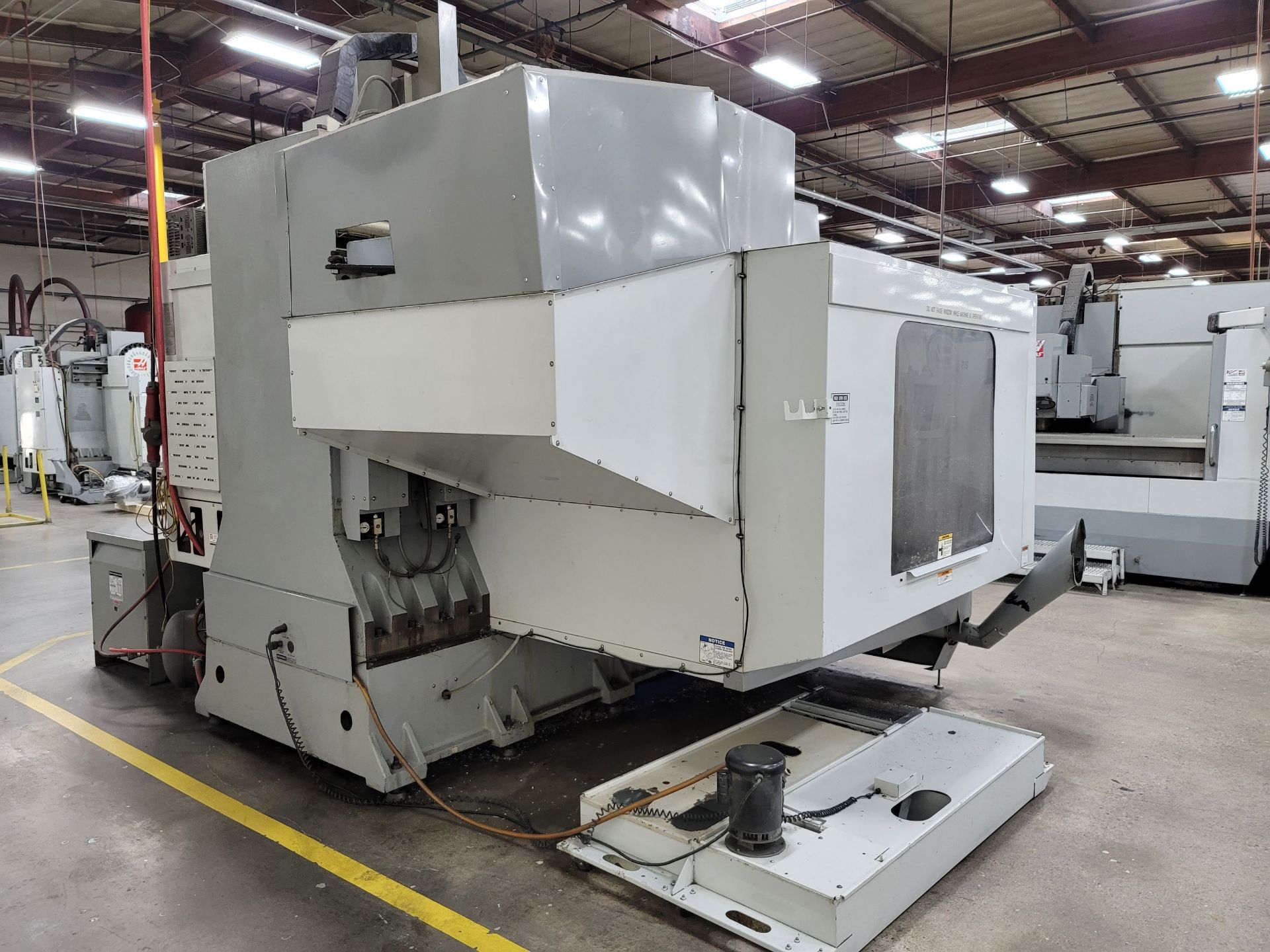 2006 HAAS VR-9 VERTICAL MACHINING CENTER, 5-AXIS ARTICULATING HEAD, XYZ TRAVELS: 84" X, 40" Y, 30" - Image 14 of 17