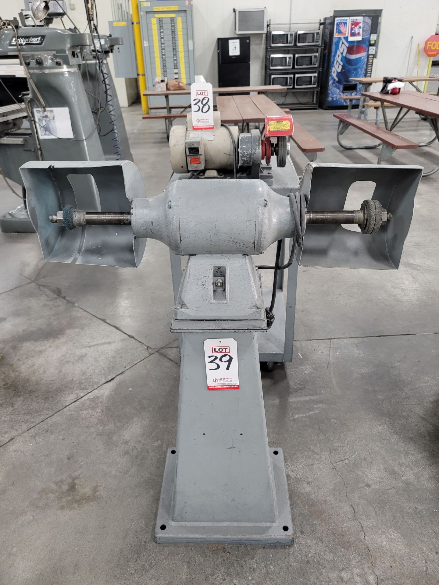 DOUBLE END INDUSTRIAL PEDESTAL GRINDER, MISSING DATA TAG, 3/4" ARBOR