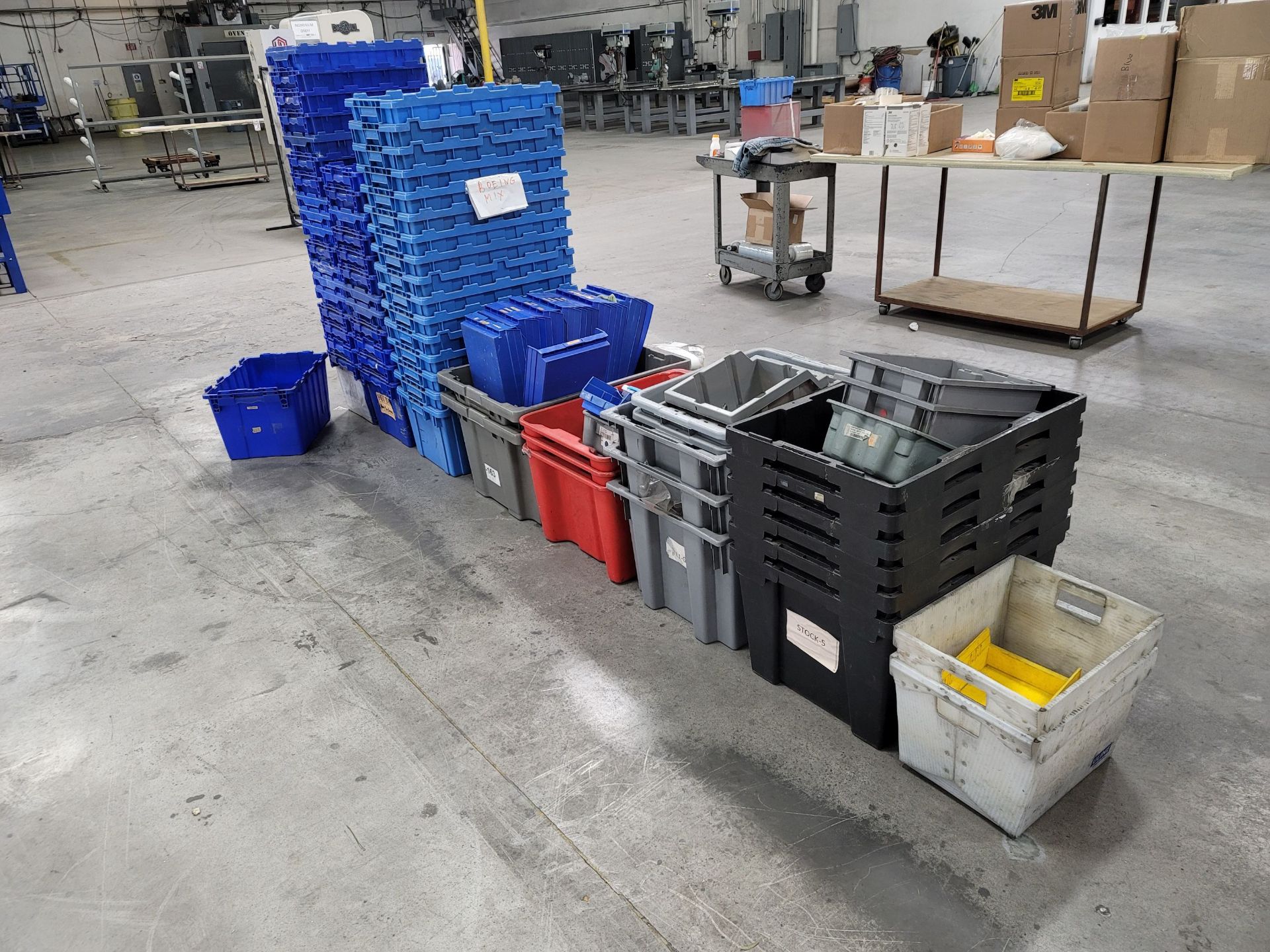 LOT - STACKABLE PLASTIC TUBS/BINS, VARIOUS SIZES, TRASH CANS, STEP STOOLS, ETC. - Image 2 of 3