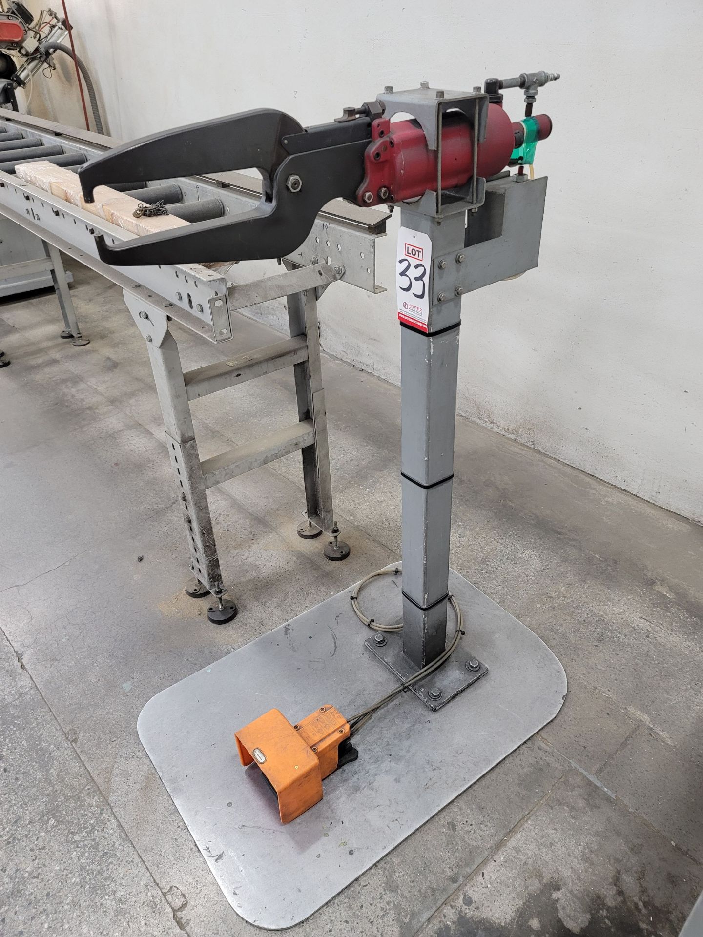 PNEUMATIC RIVET PRESS, NO DATA PLATE