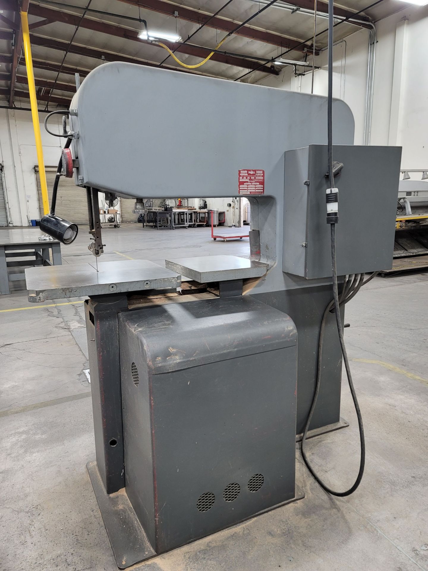 DOALL 36" VERTICAL BANDSAW, MODEL 3613-1, DUAL TABLE,, 460V, 3 PHASE, 60HZ, S/N 440-89349 - Image 4 of 5