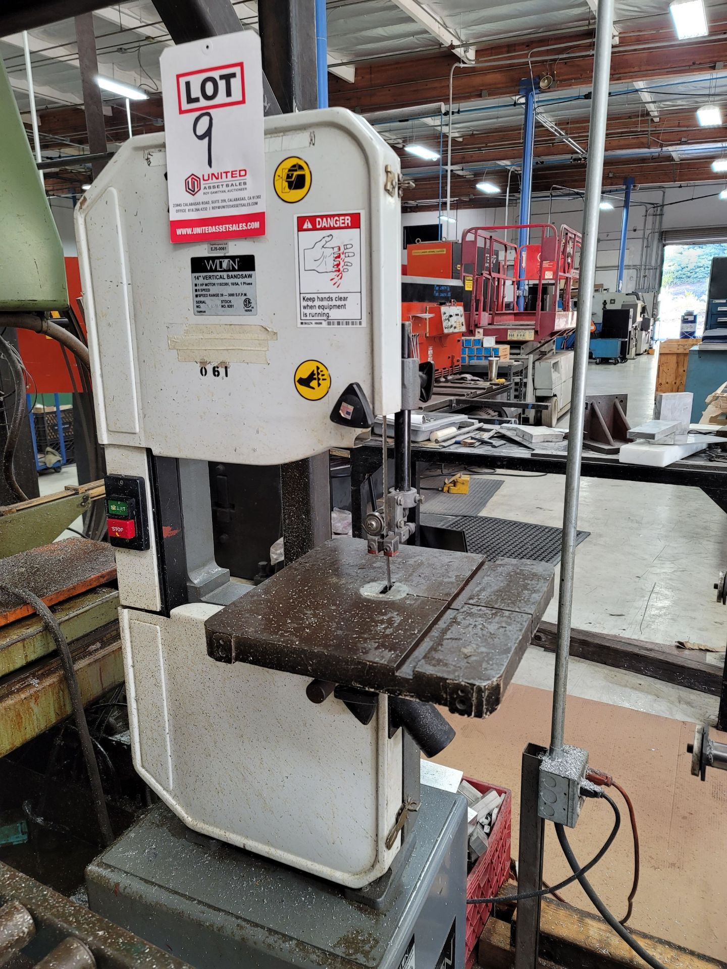 WILTON 14" VERTICAL BANDSAW, 1 HP, 8-SPEED, 115-230V, 10/5A, SINGLE PHASE, STOCK NO. 8201, S/N - Image 3 of 4
