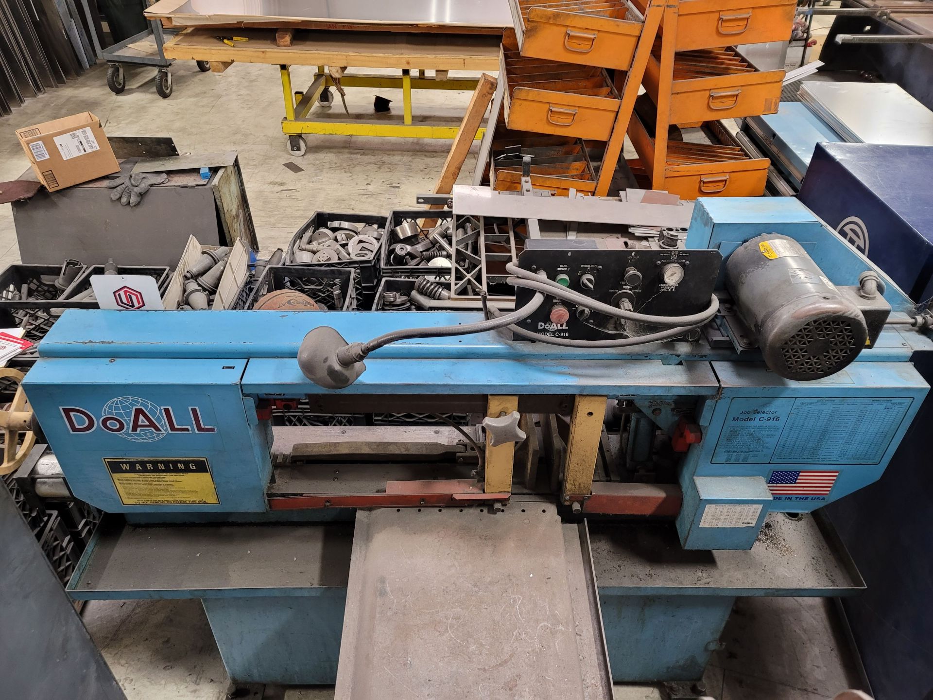 2001 DOALL C-916M 9" X 16" HORIZONTAL BANDSAW, 2 HP, 220V, 3-PHASE, 60 HZ, 6.1 AMPS, 1" X 158" - Image 2 of 4