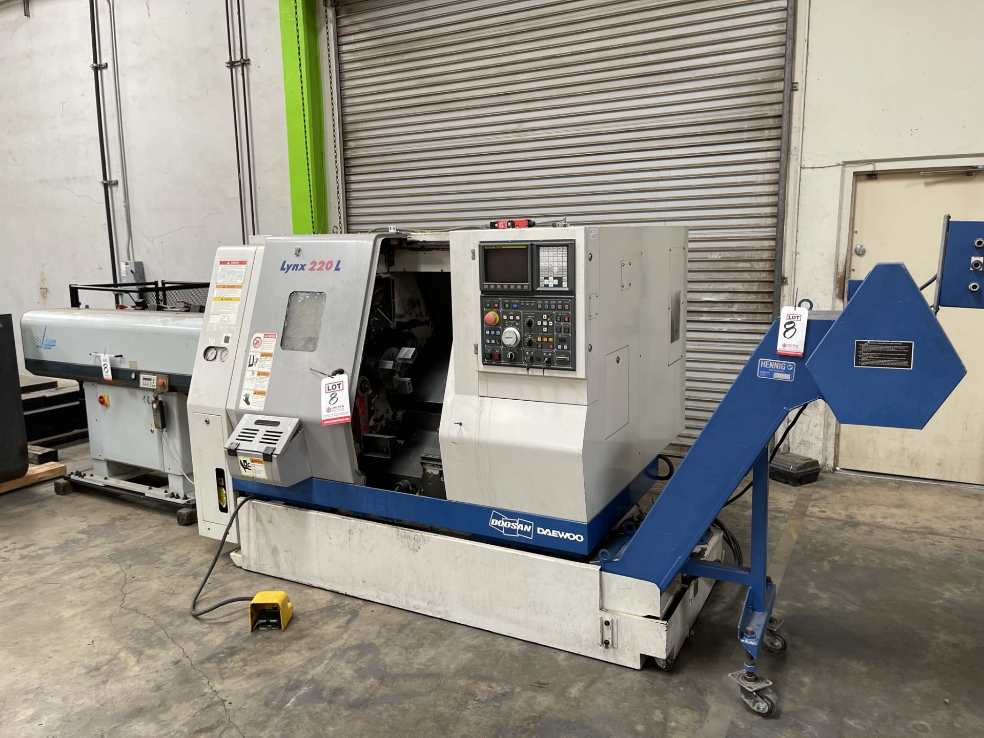 2005 DOOSAN DAEWOO LYNX 220LC TURNING CENTER, FANUC I SERIES CNC CONTROL, 8" 3-JAW CHUCK, MAXIMUM