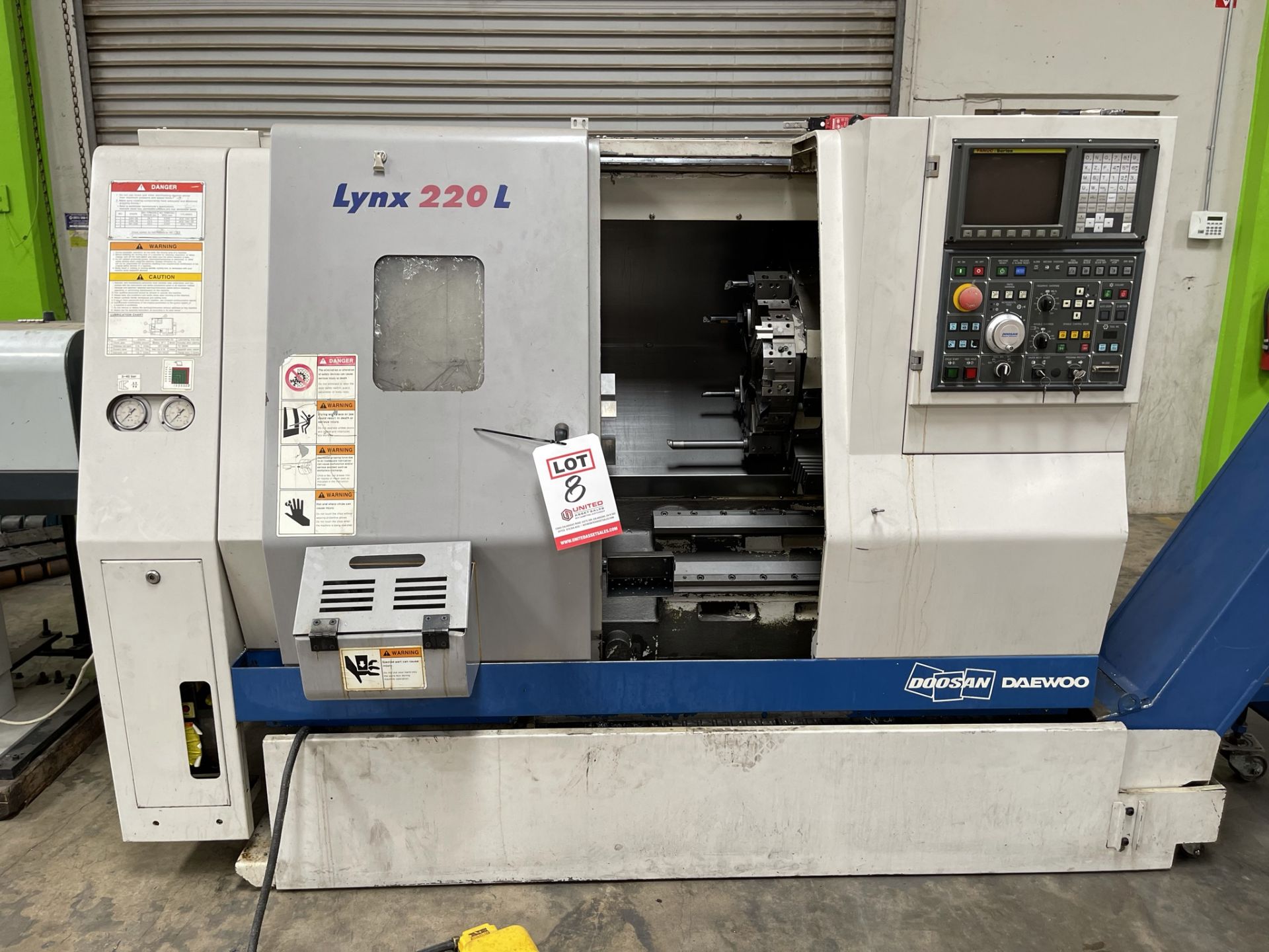 2005 DOOSAN DAEWOO LYNX 220LC TURNING CENTER, FANUC I SERIES CNC CONTROL, 8" 3-JAW CHUCK, MAXIMUM - Image 2 of 14