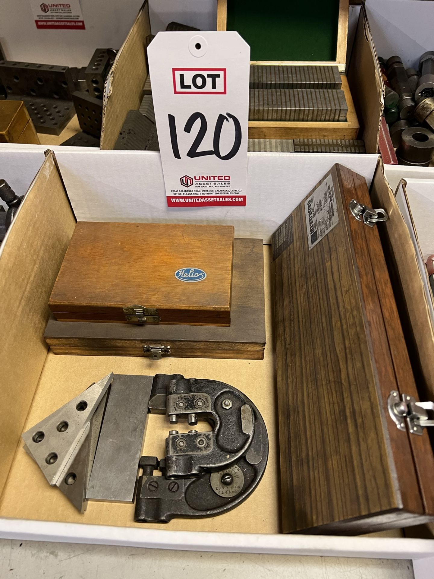 LOT - ASSORTED MEASURING TOOLS