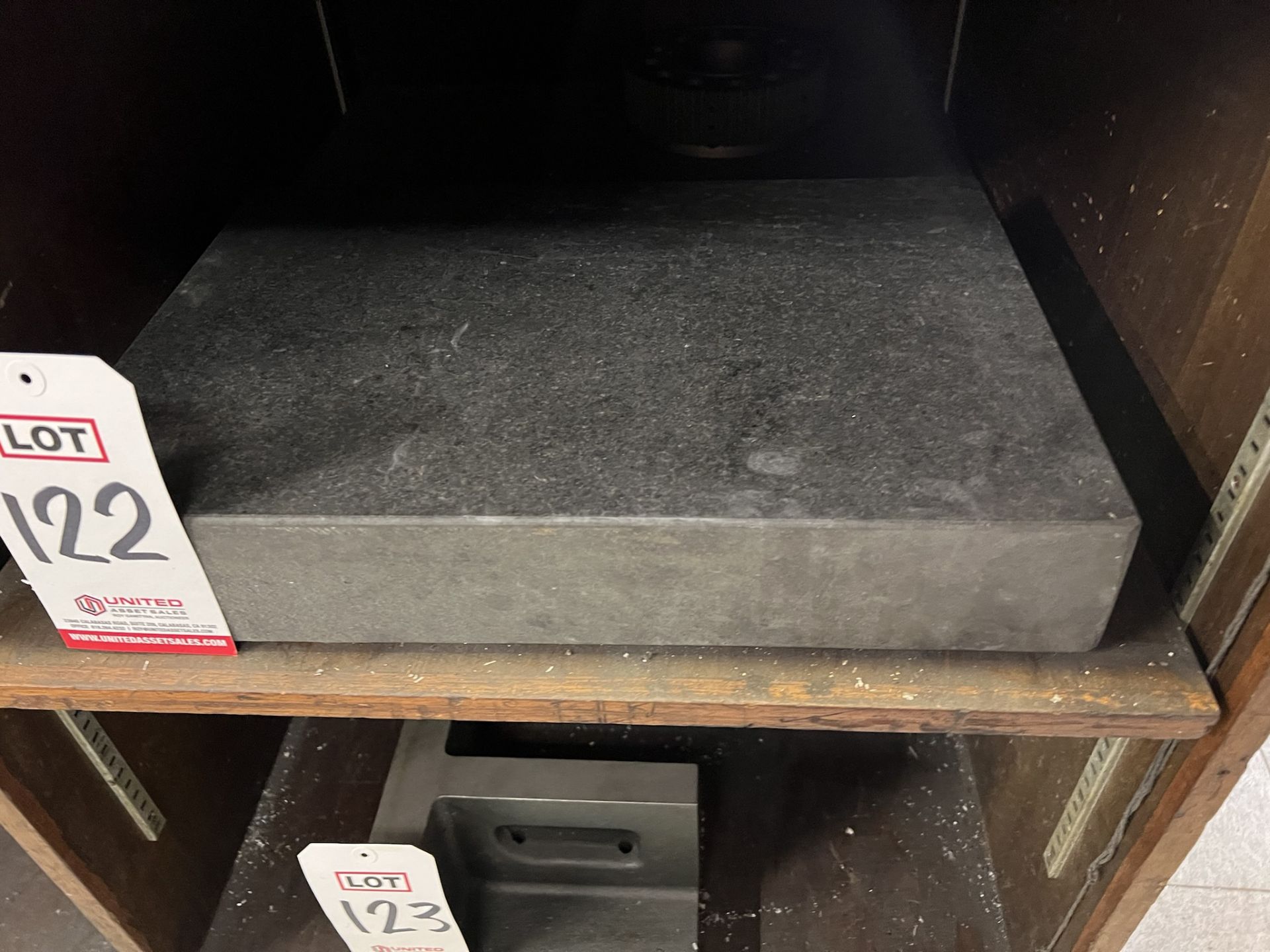 GRANITE SURFACE PLATE, 18" X 12" X 3"