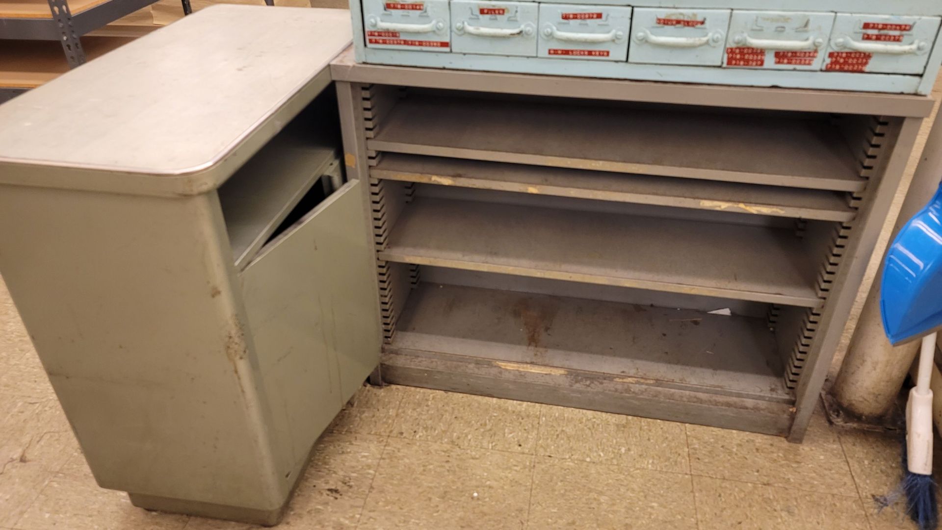 LOT - (2) CABINETS AND (1) 18-DRAWER PARTS BIN - Image 2 of 3
