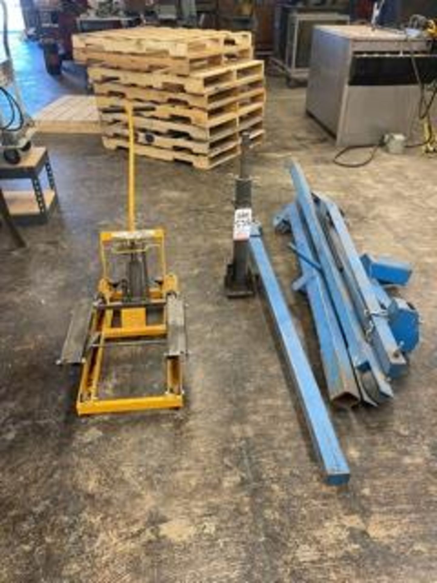 LOT - ENGINE LIFT AND MOTORCYCLE HOIST