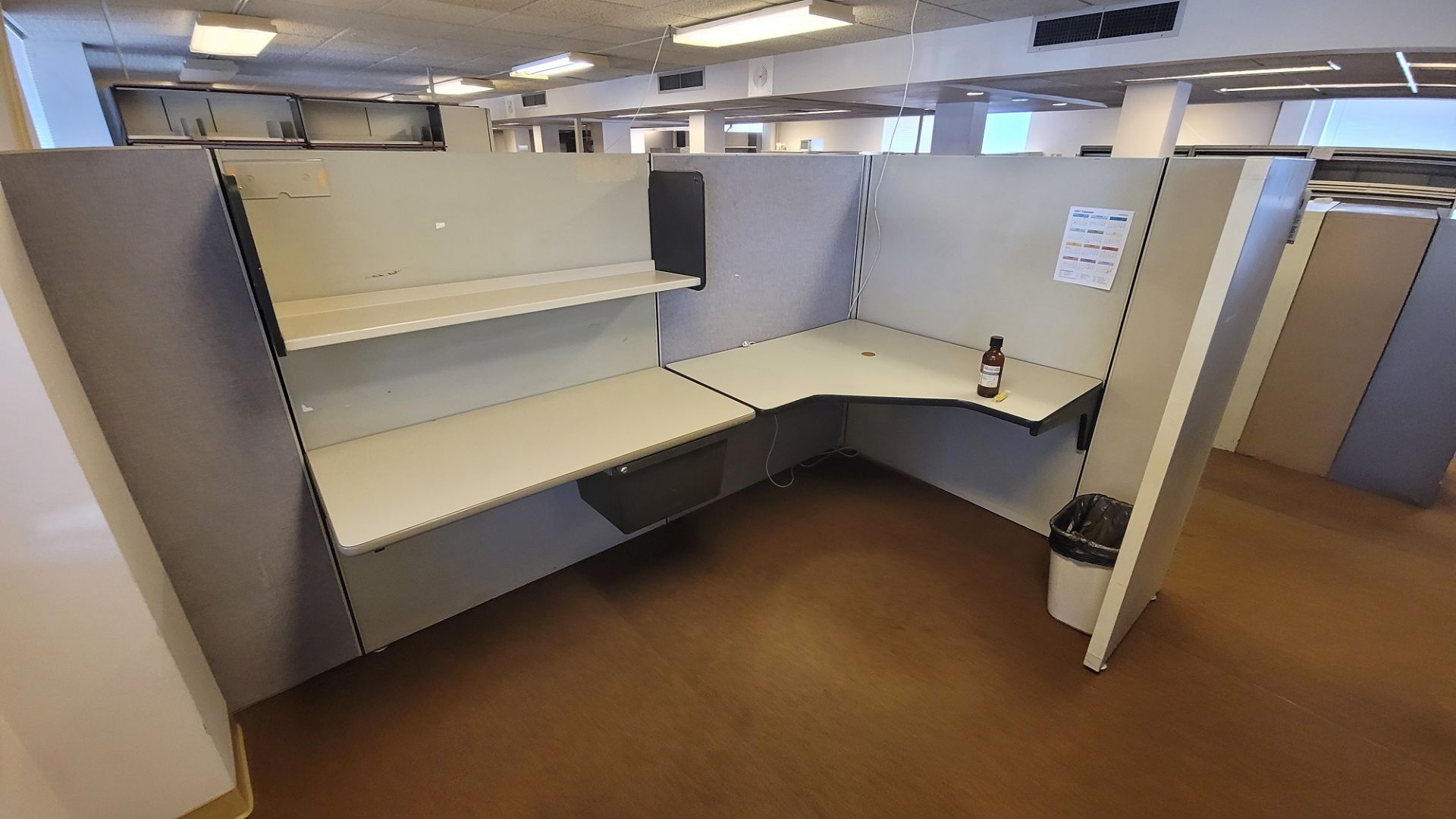 LOT - (4) 10' X 6' X 5' CUBICLES - Image 2 of 8