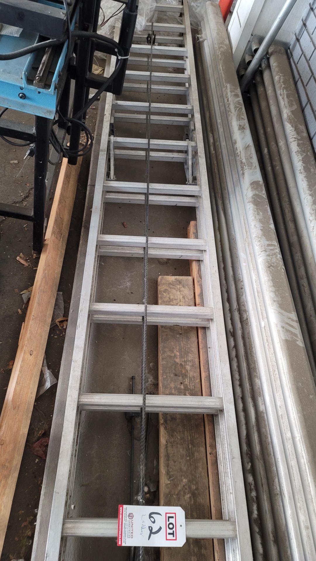 20' EXTENSION LADDER, EXTENDS TO 38' - Image 2 of 2