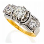 DIAMOND-RING. Germany. 1960s. 585/- yellow- and white gold, with mark, total weight: ca. 7,5 g. EU-